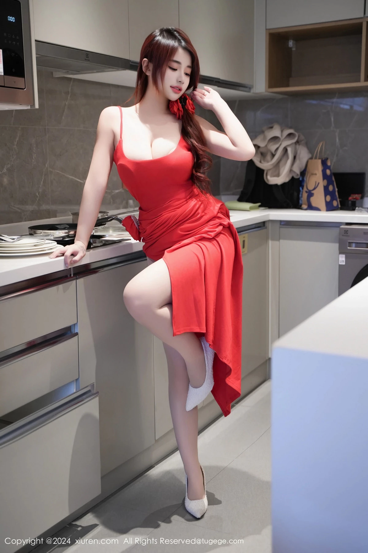 秀人集.com_[XiuRen秀人网]No.8313_模特美七Mia厨房性感红色长裙配超薄肉丝秀丰满身材惹火诱惑写真82P