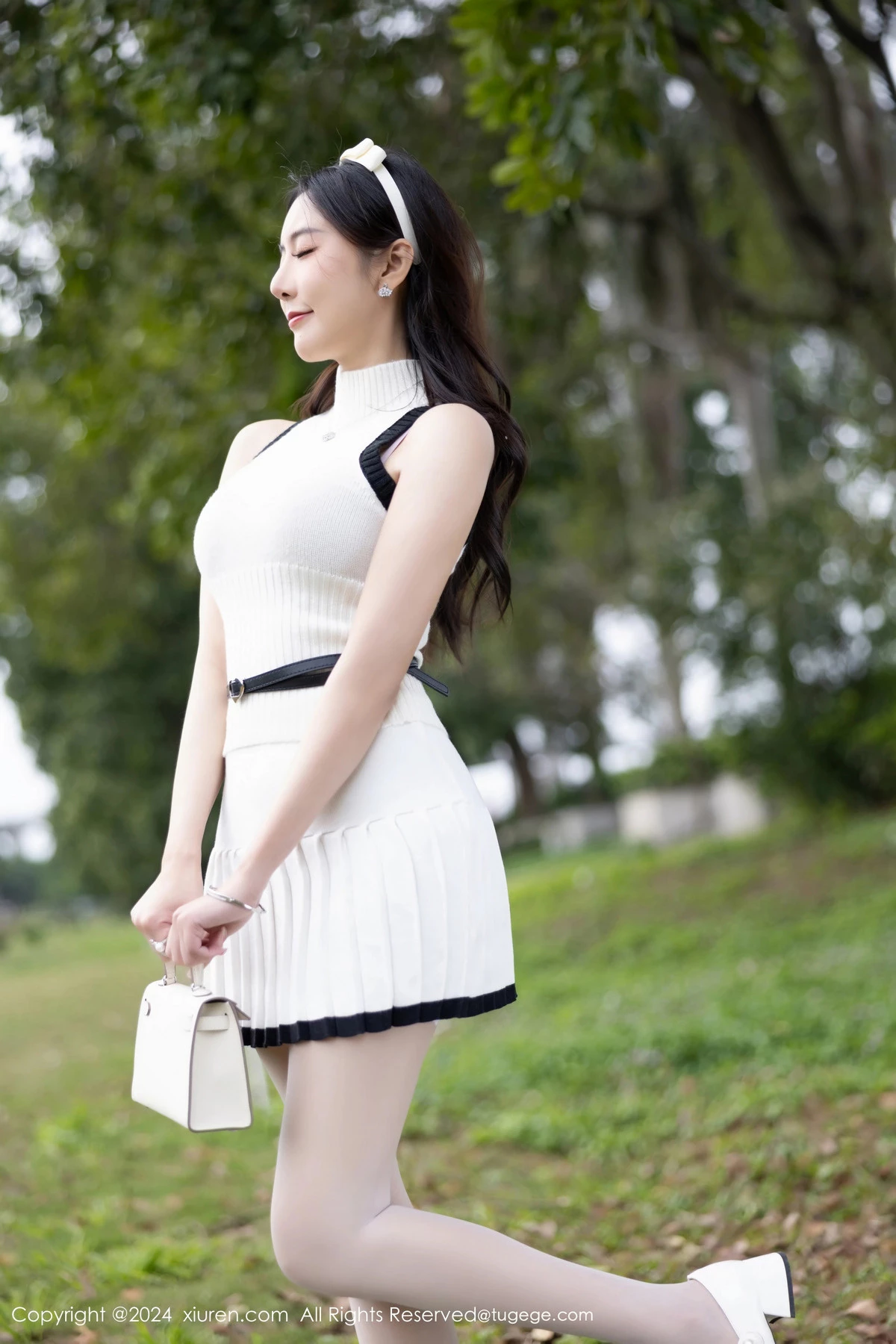 秀人集.com_[XiuRen秀人网]No.8334_女神王馨瑶yanni白色连衣短裙露粉色内衣配白丝袜完美诱惑写真80P