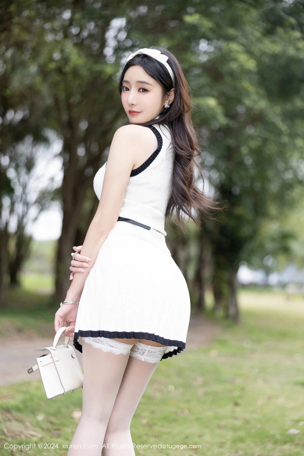 秀人集.com_[XiuRen秀人网]No.8334_女神王馨瑶yanni白色连衣短裙露粉色内衣配白丝袜完美诱惑写真80P