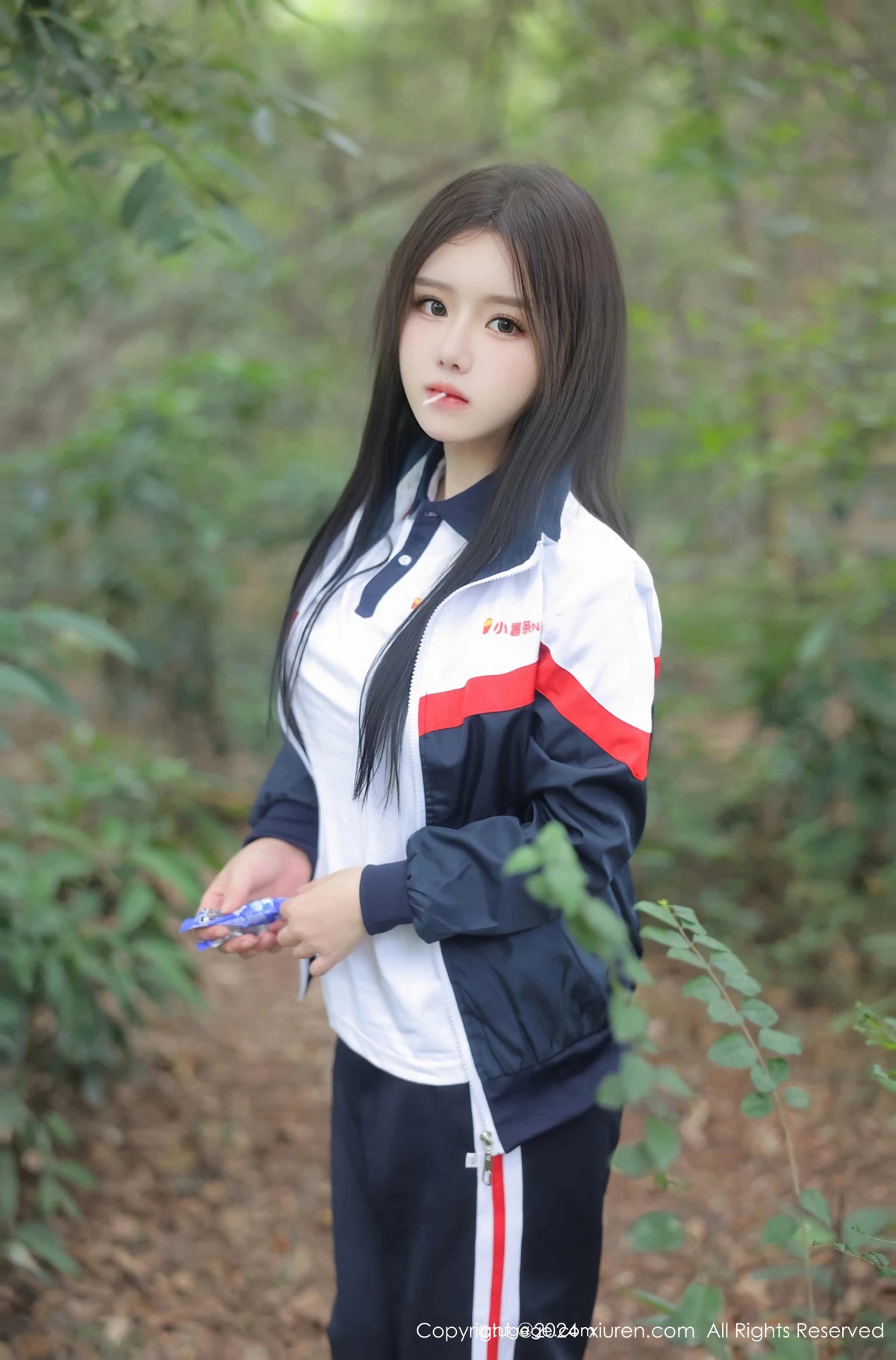 秀人集.com_[XiuRen秀人网]No.8335_模特小薯条nienie户外性感学生运动装露超薄肉丝撩人诱惑写真88P