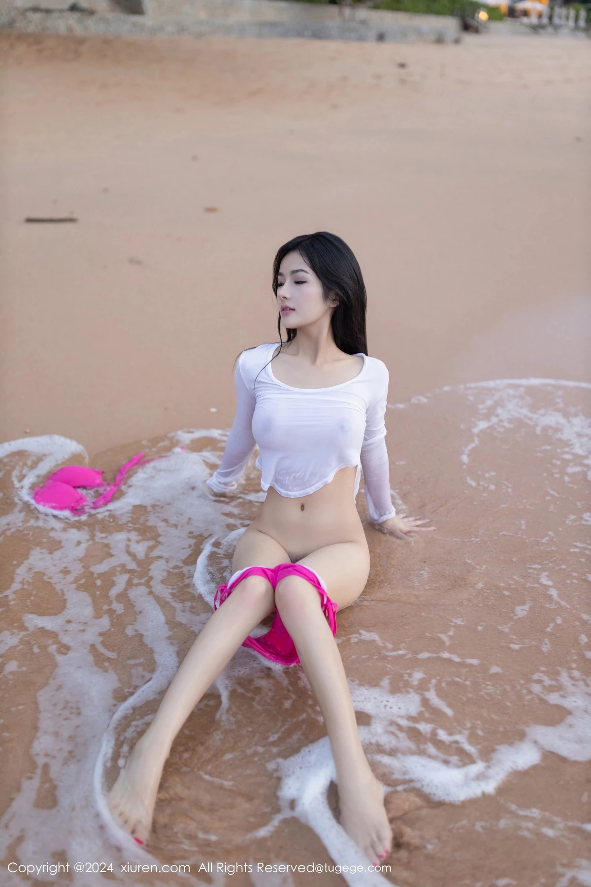 秀人集.com_[XiuRen秀人网]No.8341_模特谭小灵海滩场景半脱露性感玫红内衣秀惹火身材极致诱惑写真80P