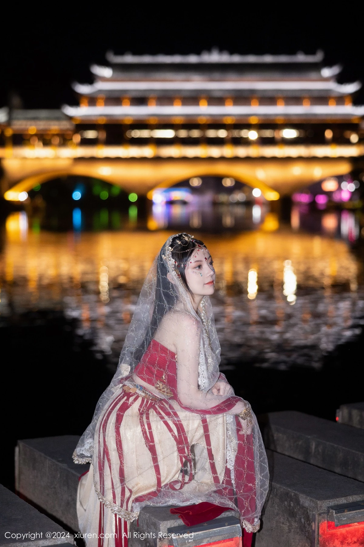 秀人集.com_[XiuRen秀人网]No.8349_模特豆瓣酱性感红色薄纱西域服饰半脱秀丰腴身材撩人诱惑写真82P