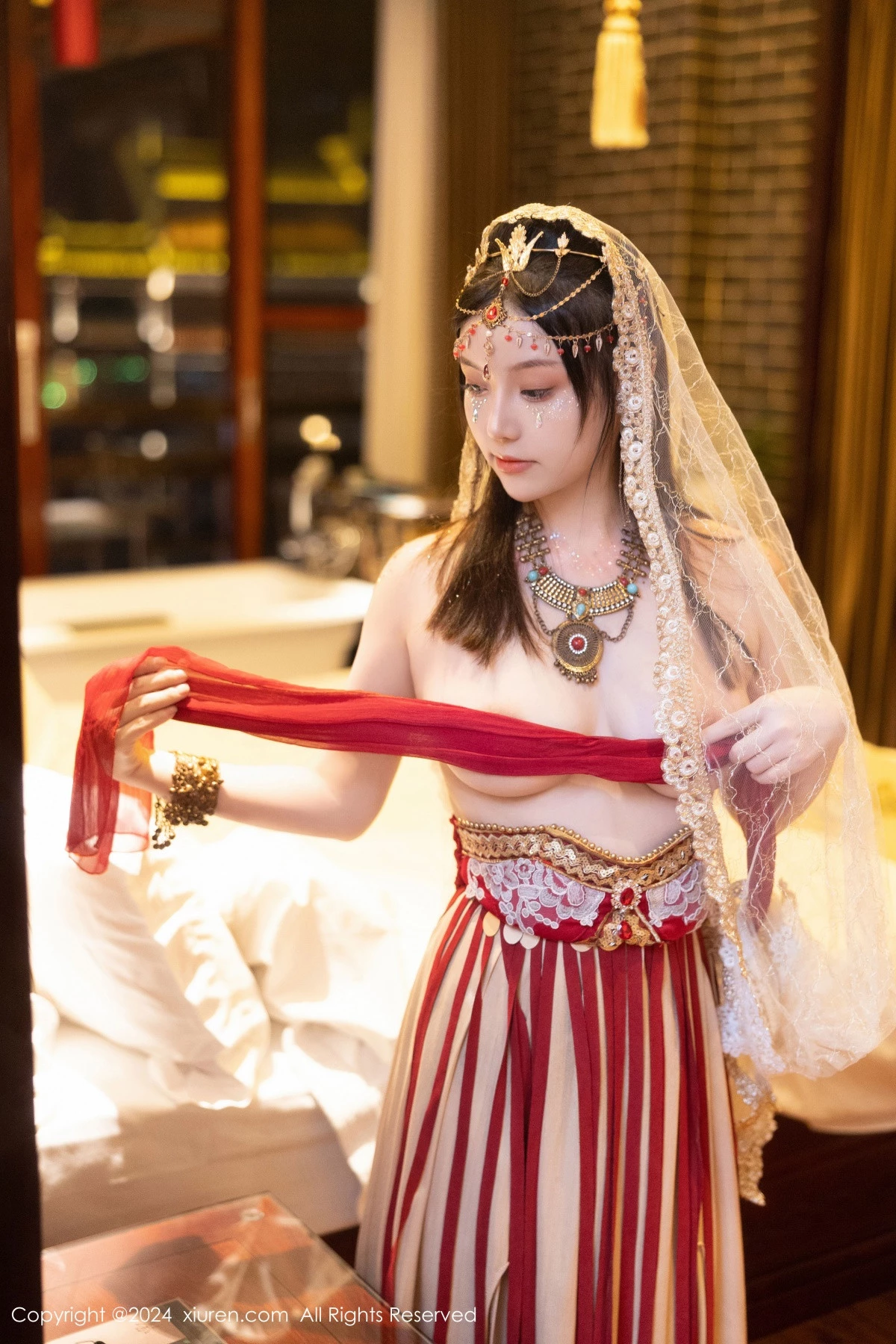 秀人集.com_[XiuRen秀人网]No.8349_模特豆瓣酱性感红色薄纱西域服饰半脱秀丰腴身材撩人诱惑写真82P