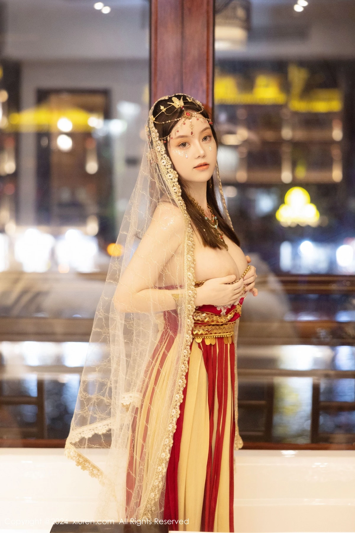 秀人集.com_[XiuRen秀人网]No.8349_模特豆瓣酱性感红色薄纱西域服饰半脱秀丰腴身材撩人诱惑写真82P