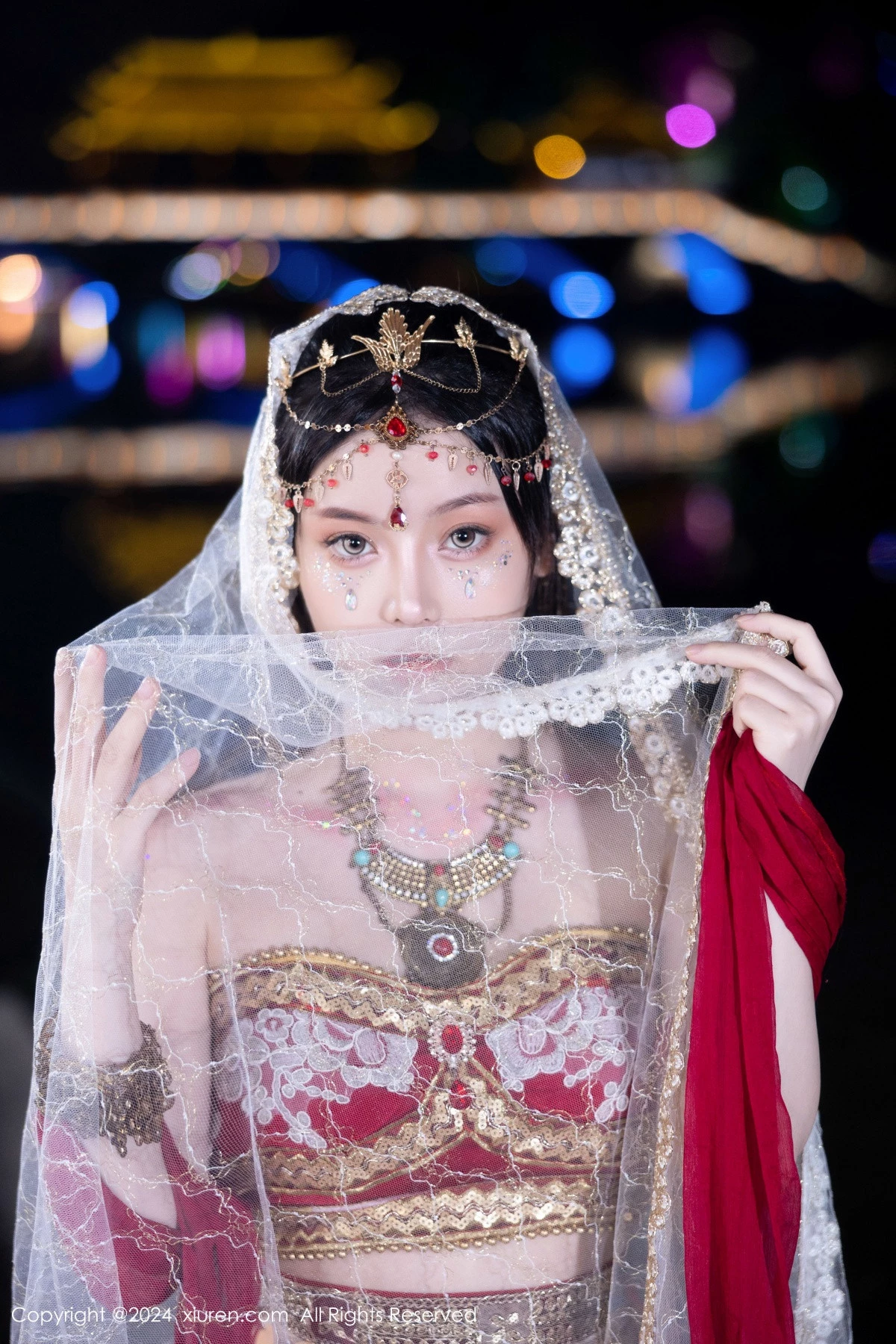 秀人集.com_[XiuRen秀人网]No.8349_模特豆瓣酱性感红色薄纱西域服饰半脱秀丰腴身材撩人诱惑写真82P