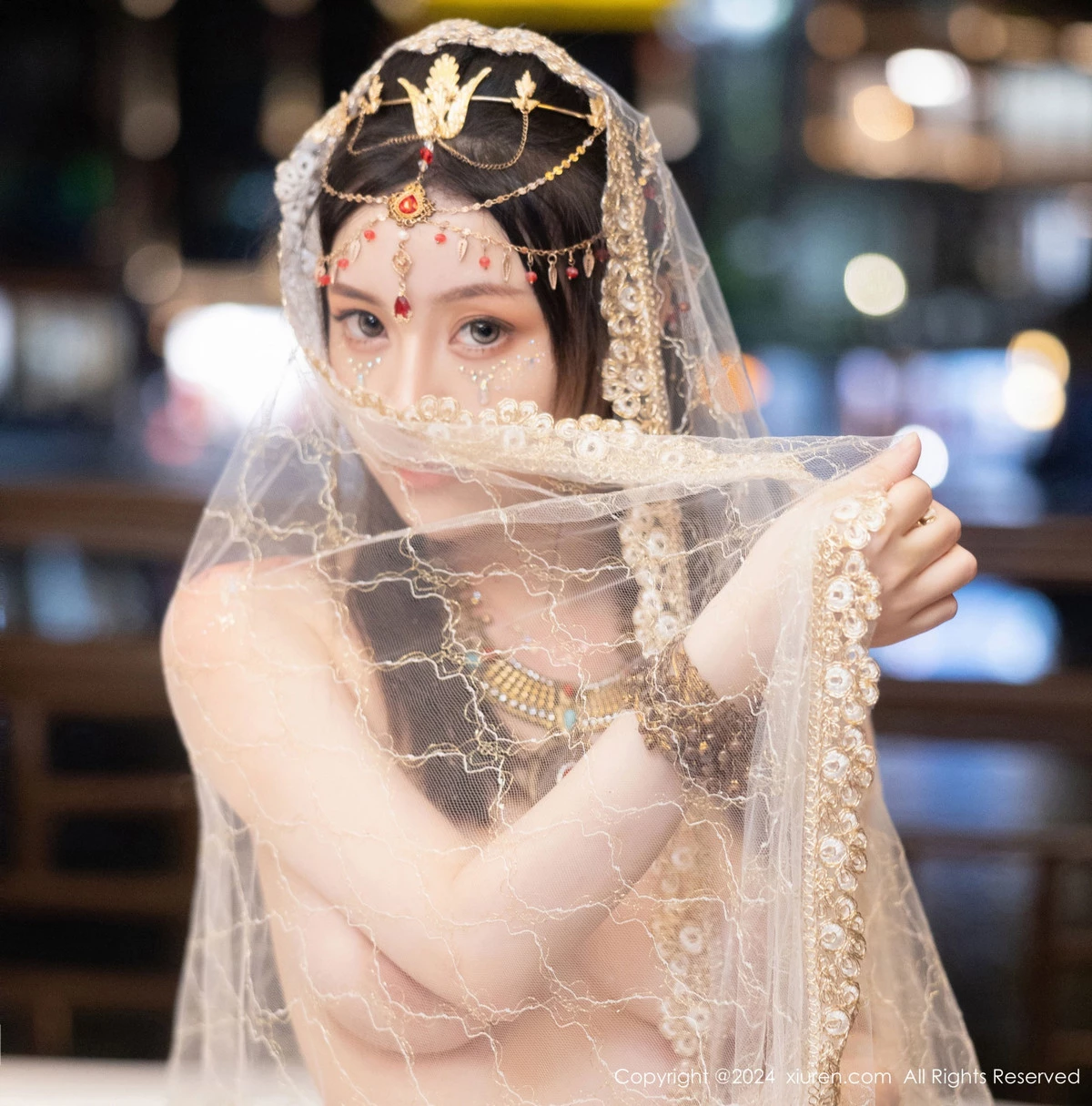 秀人集.com_[XiuRen秀人网]No.8349_模特豆瓣酱性感红色薄纱西域服饰半脱秀丰腴身材撩人诱惑写真82P