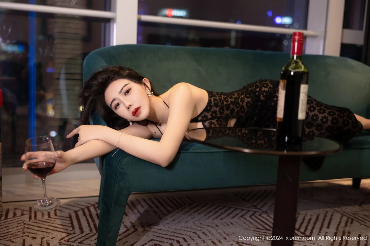 秀人集.com_[XiuRen秀人网]No.8355_模特李若汐场景拍摄性感黑色轻透情趣服饰秀惹火身段诱惑写真77P