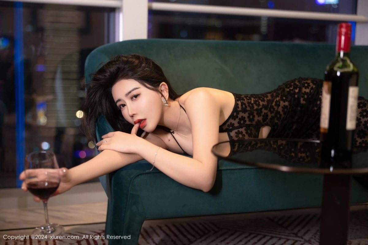 秀人集.com_[XiuRen秀人网]No.8355_模特李若汐场景拍摄性感黑色轻透情趣服饰秀惹火身段诱惑写真77P