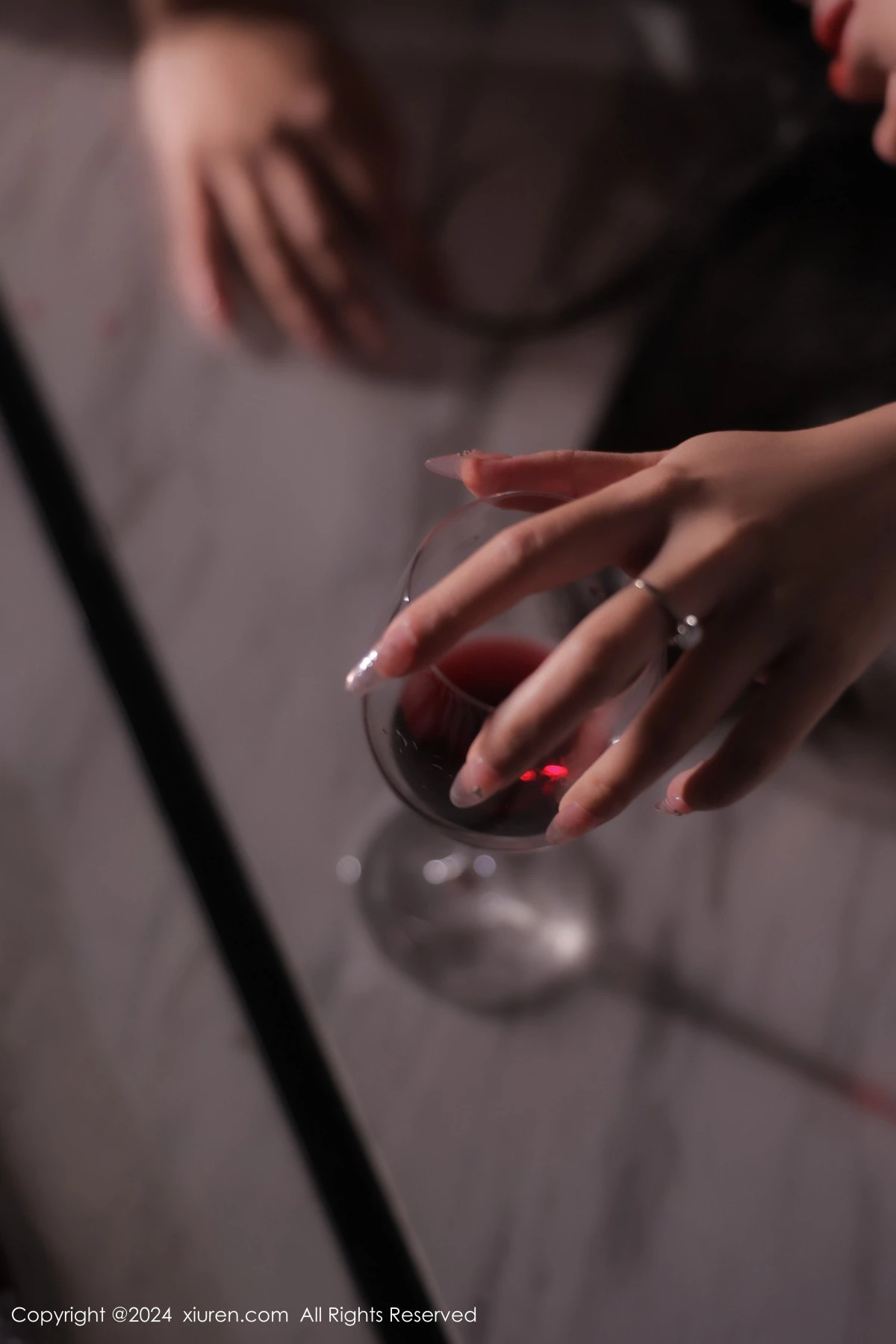 秀人集.com_[XiuRen秀人网]No.8355_模特李若汐场景拍摄性感黑色轻透情趣服饰秀惹火身段诱惑写真77P