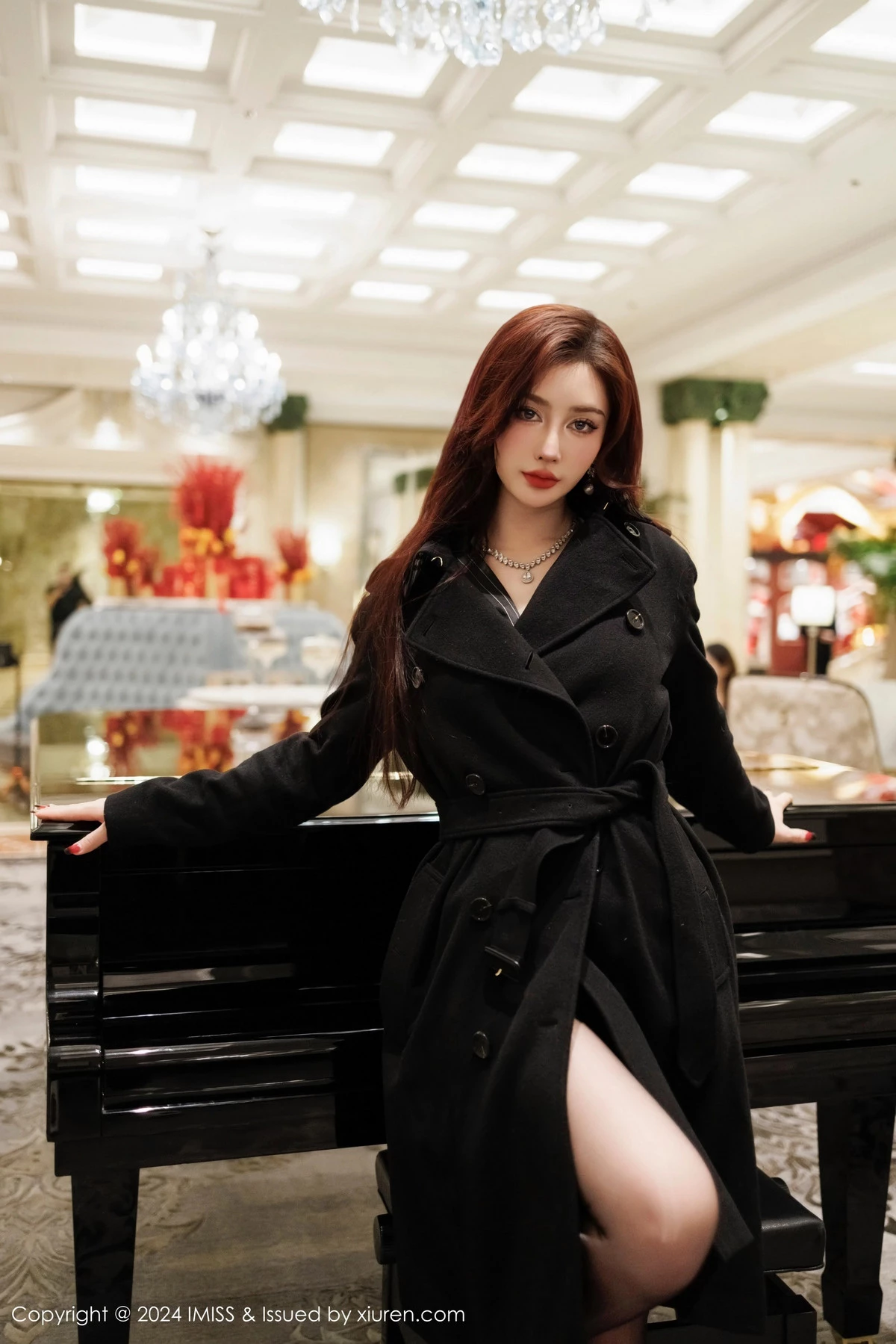 秀人集.com_[IMISS爱蜜社]Vol.768_模特蕾蕾醒了没性感黑色收身服饰配闪亮黑丝秀丰腴身材诱惑写真60P