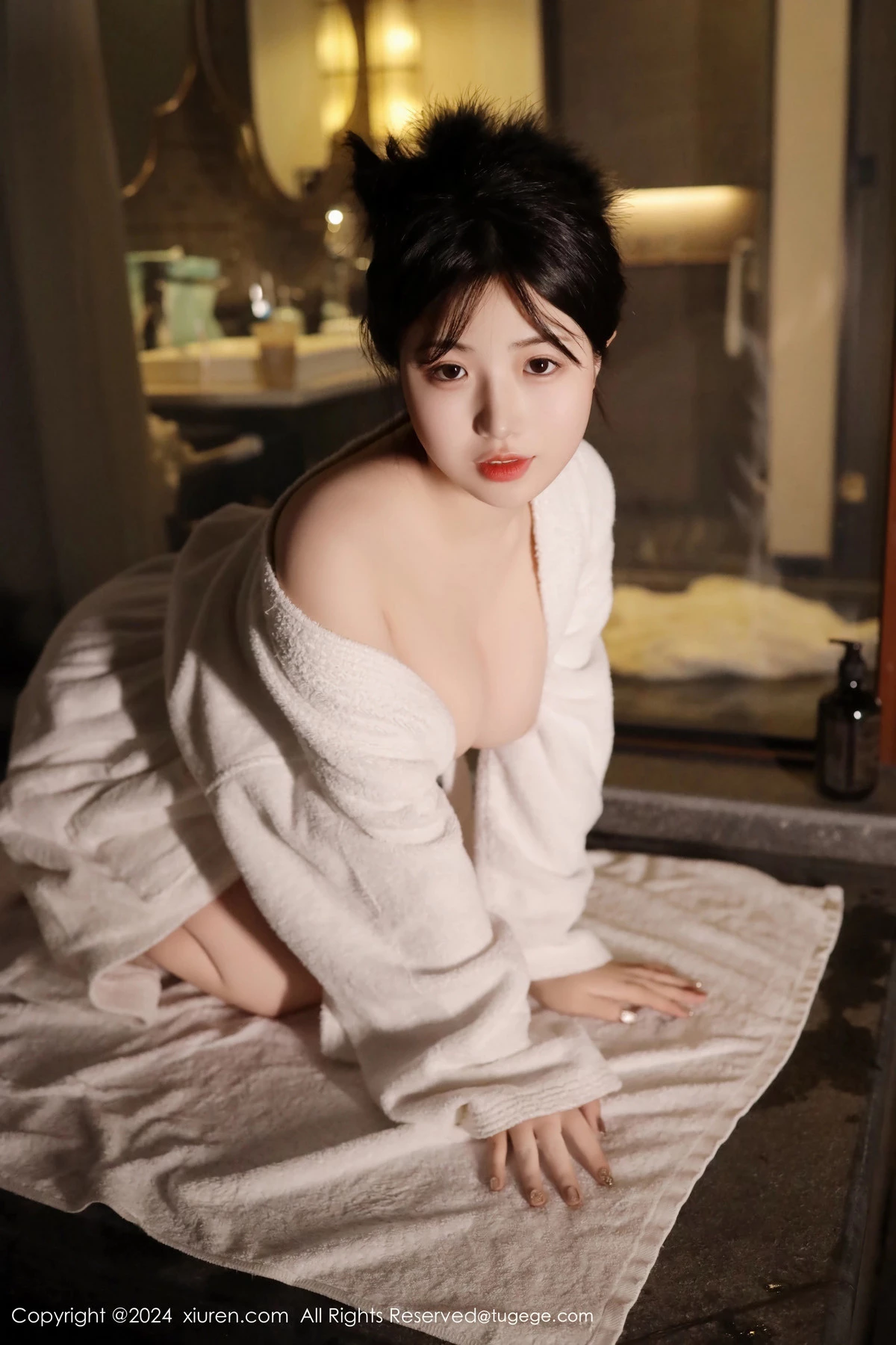 秀人集.com_[XiuRen秀人网]No.8263_模特陈小花SPA场景性感白色浴袍秀油亮肌肤曼妙身姿诱惑写真58P