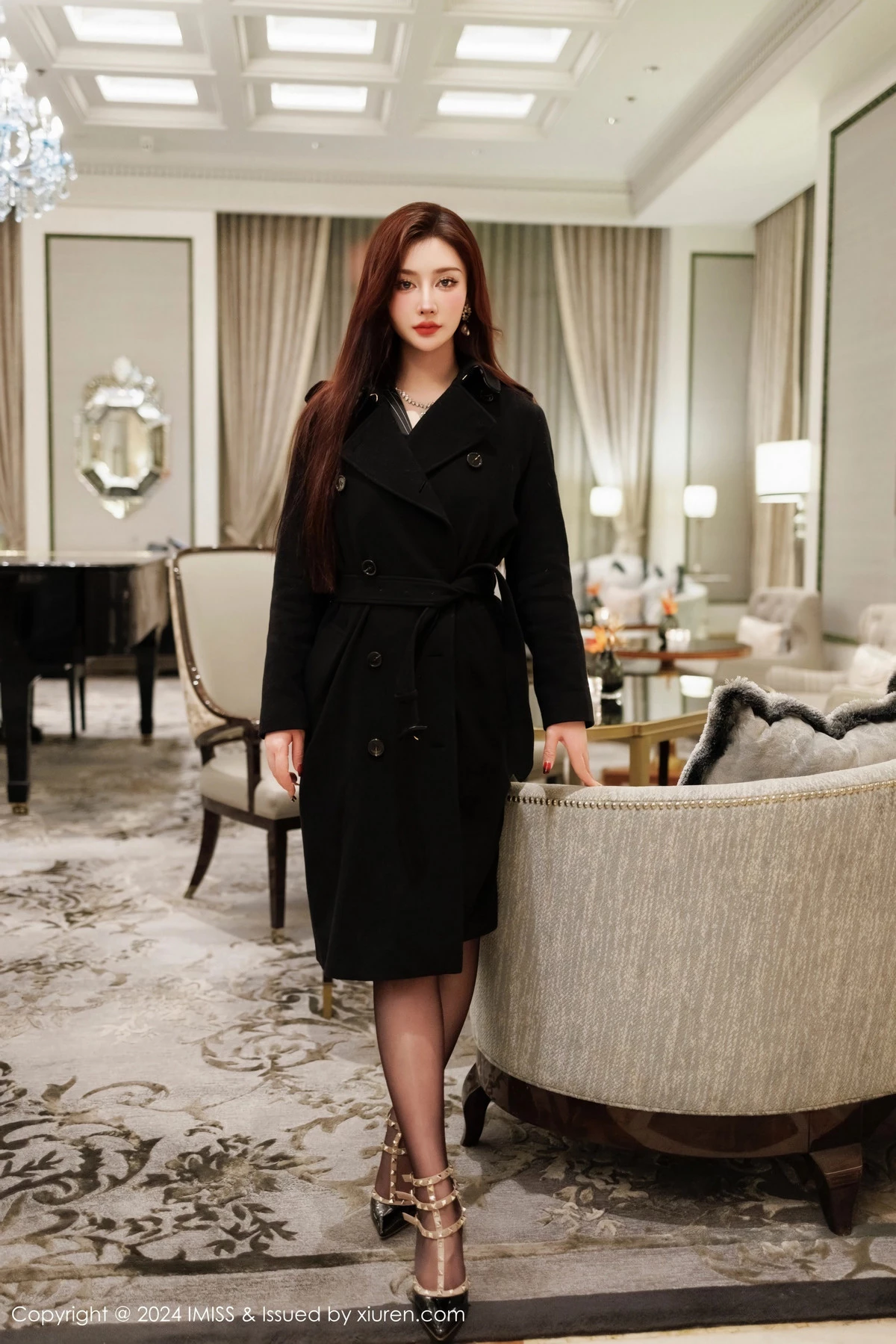 秀人集.com_[IMISS爱蜜社]Vol.768_模特蕾蕾醒了没性感黑色收身服饰配闪亮黑丝秀丰腴身材诱惑写真60P