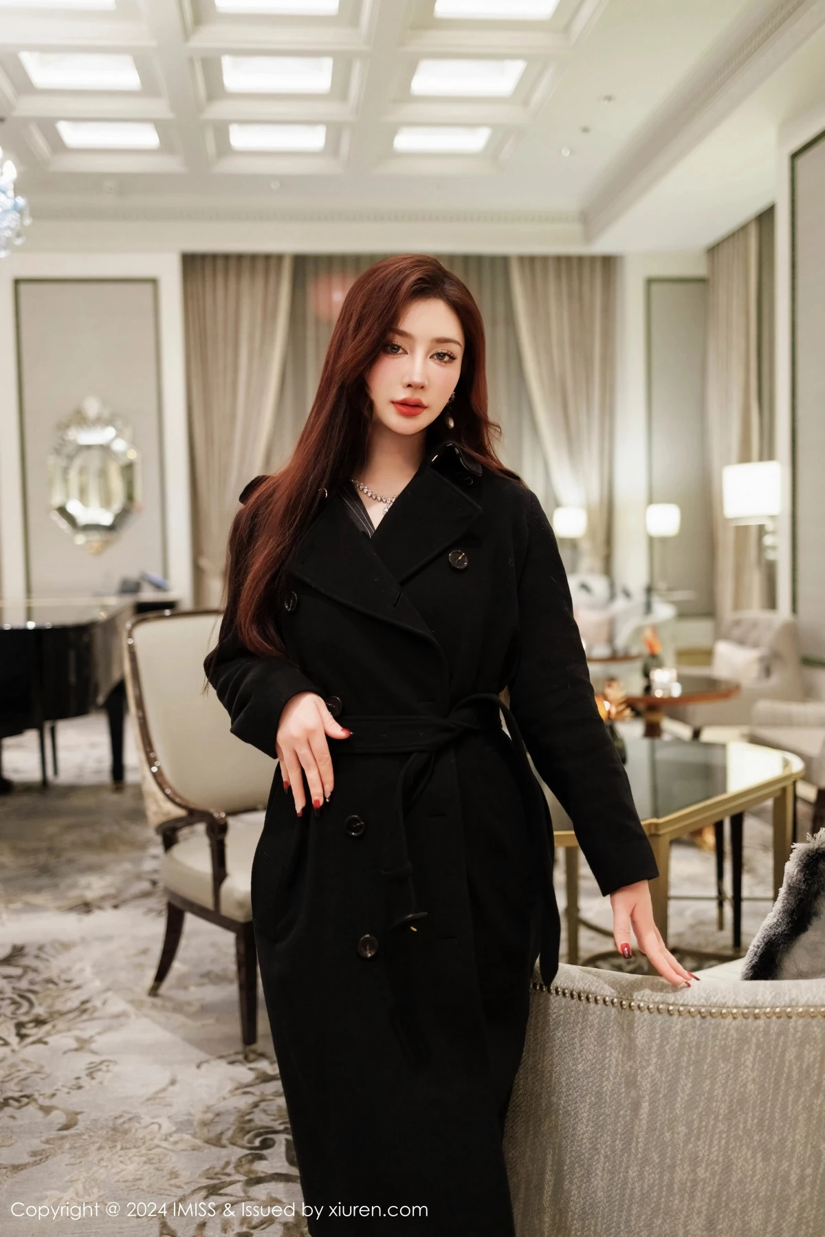 秀人集.com_[IMISS爱蜜社]Vol.768_模特蕾蕾醒了没性感黑色收身服饰配闪亮黑丝秀丰腴身材诱惑写真60P