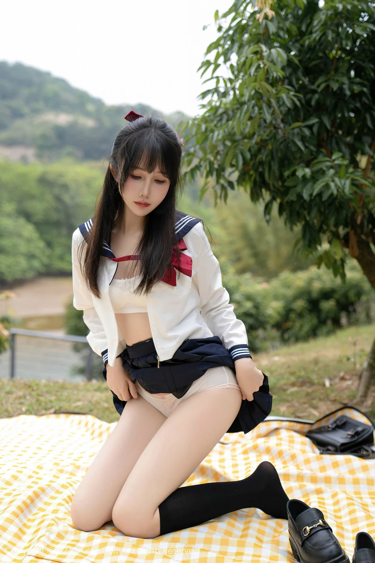 秀人集.com_[XiuRen秀人网]No.8365_模特波巧酱长白山旅拍性感学妹制服配黑丝袜秀曼妙身姿诱惑写真85P