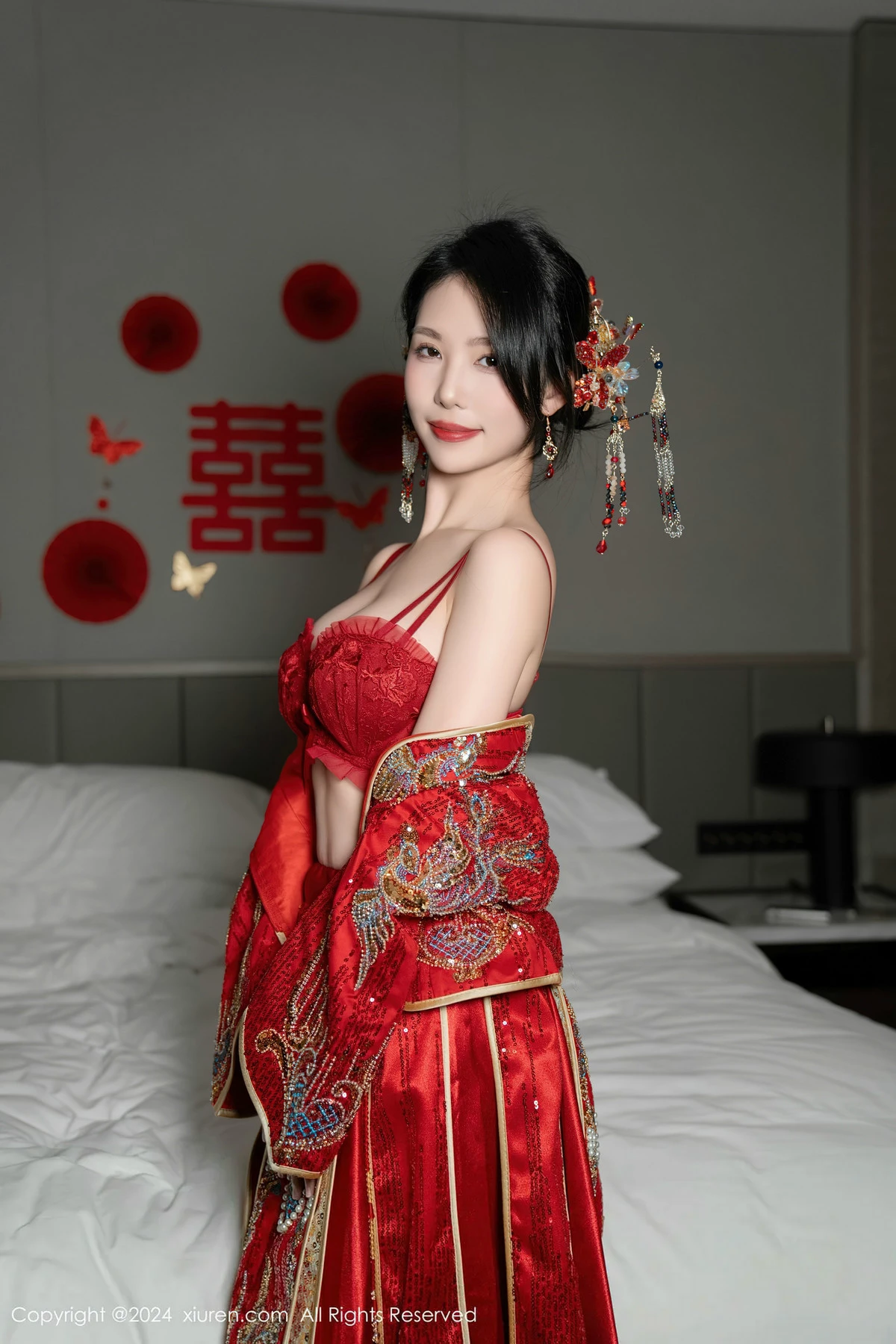 秀人集.com_[XiuRen秀人网]No.8376_模特利世性感红色新娘妆露红色内衣配超薄闪亮肉丝完美诱惑写真95P