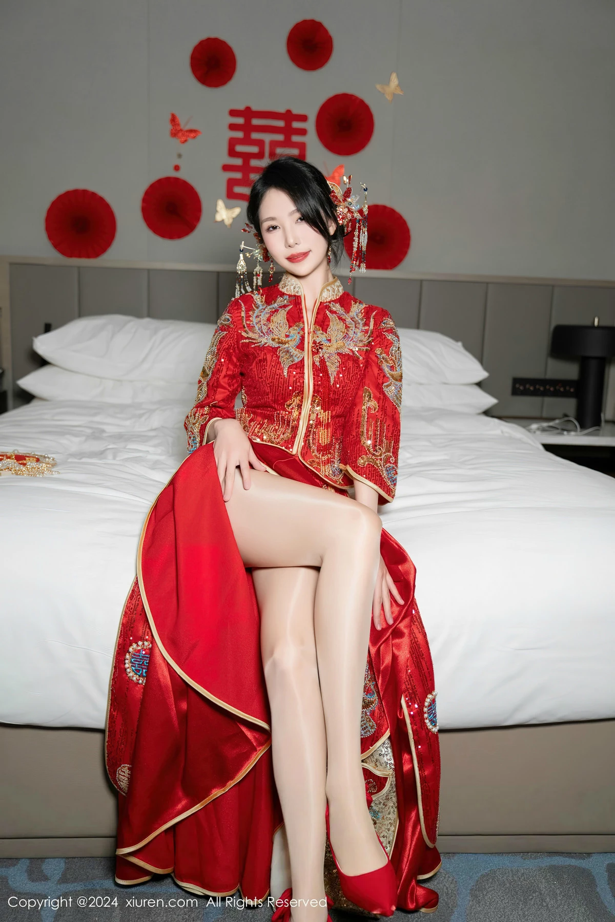 秀人集.com_[XiuRen秀人网]No.8376_模特利世性感红色新娘妆露红色内衣配超薄闪亮肉丝完美诱惑写真95P