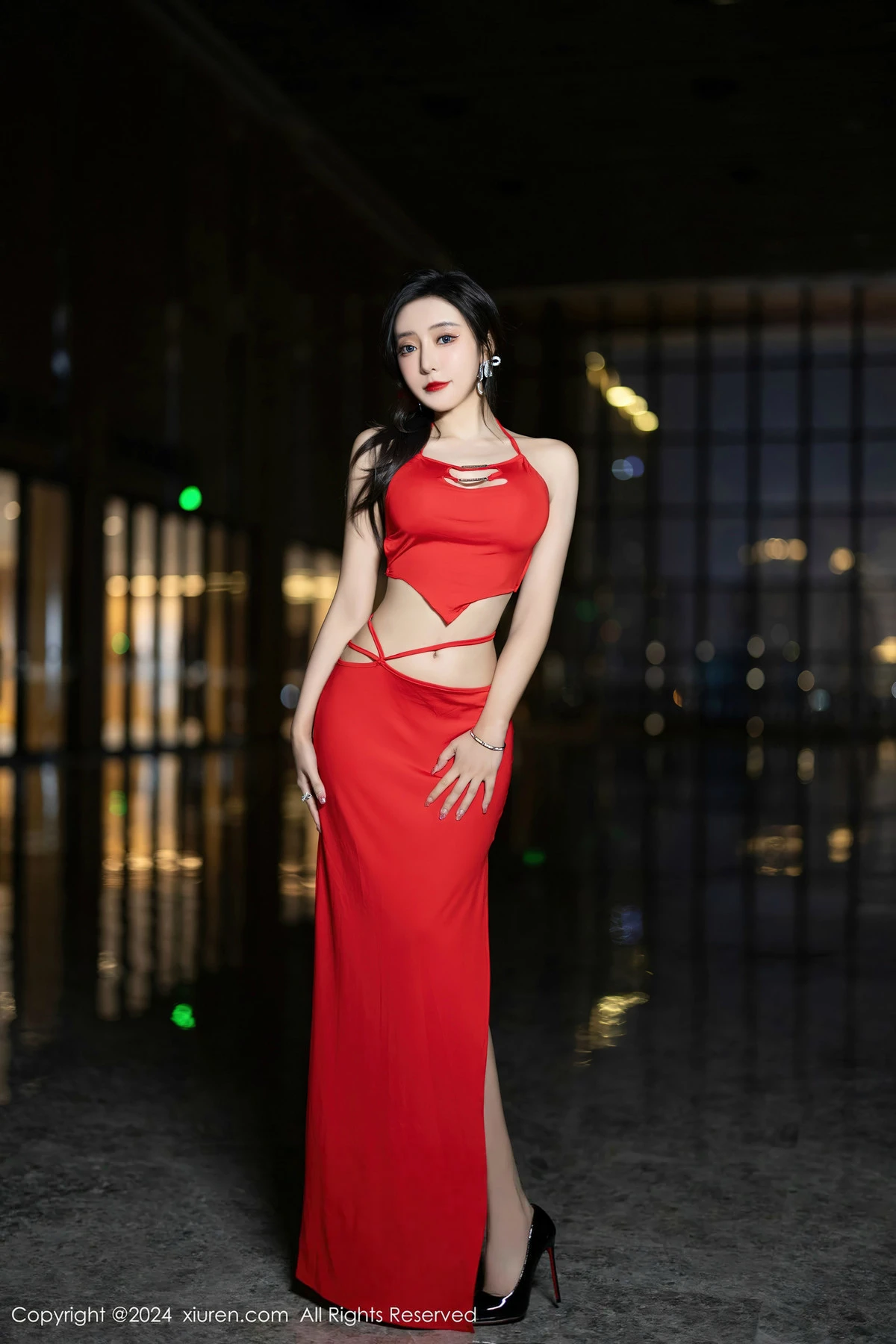 秀人集.com_[XiuRen秀人网]No.8378_女神王馨瑶yanni红色连衣裙+杏色轻透连衣裙秀完美身材诱惑写真80P