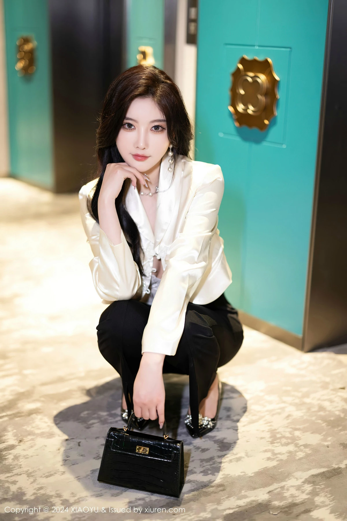 秀人集.com_[XiaoYu画语界]Vol.1233_女神杨晨晨Yome性感白色蕾丝内衣+黑色情趣内衣完美诱惑写真80P