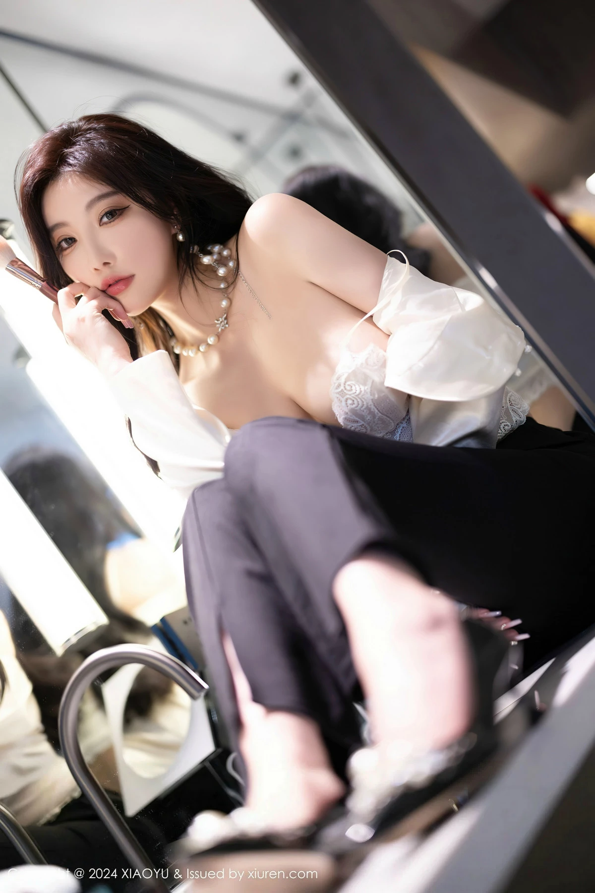 秀人集.com_[XiaoYu画语界]Vol.1233_女神杨晨晨Yome性感白色蕾丝内衣+黑色情趣内衣完美诱惑写真80P