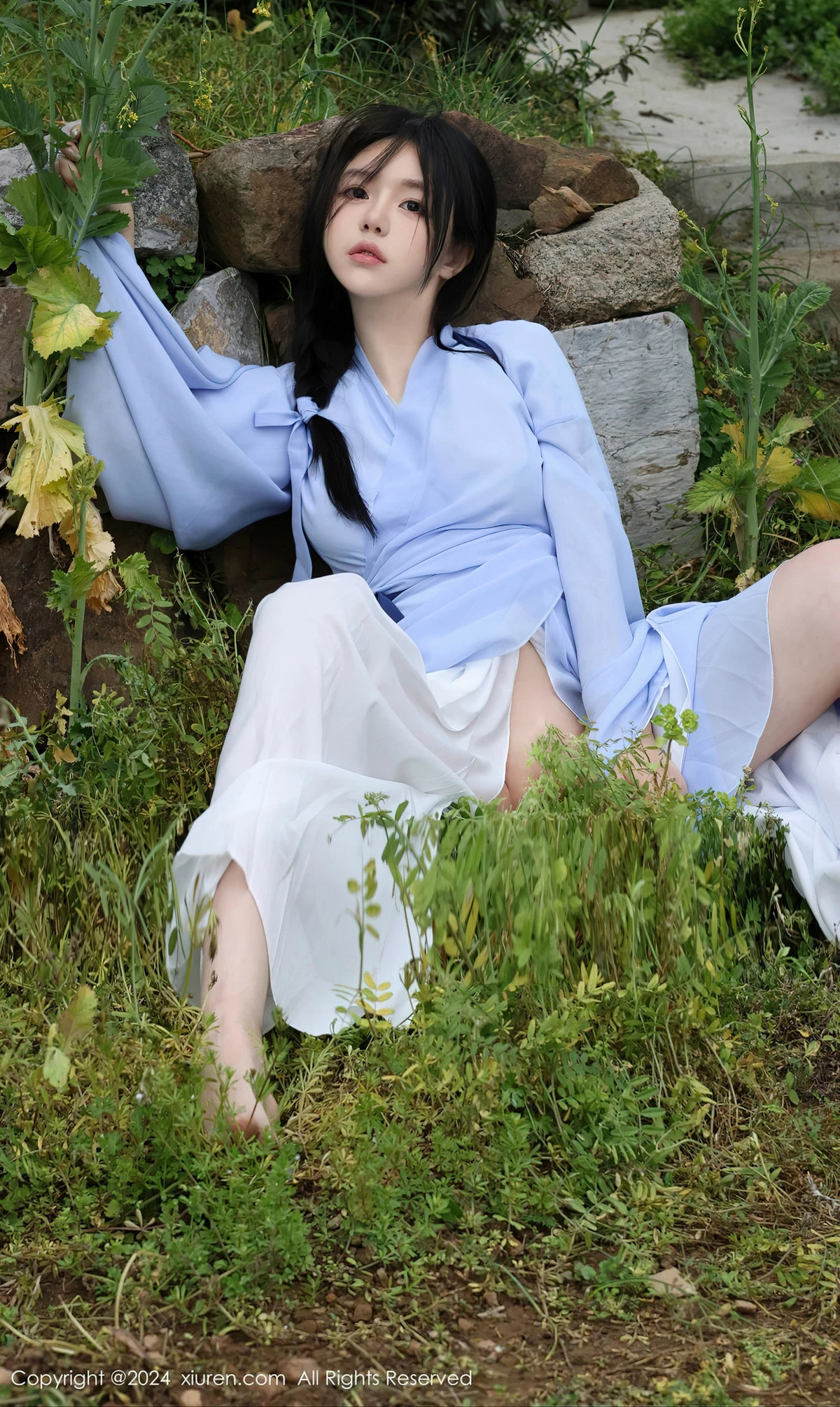 秀人集.com_[XiuRen秀人网]No.8386_模特小薯条nienie户外剧情性感蓝色连衣裙半脱秀惹火身材诱惑写真85P