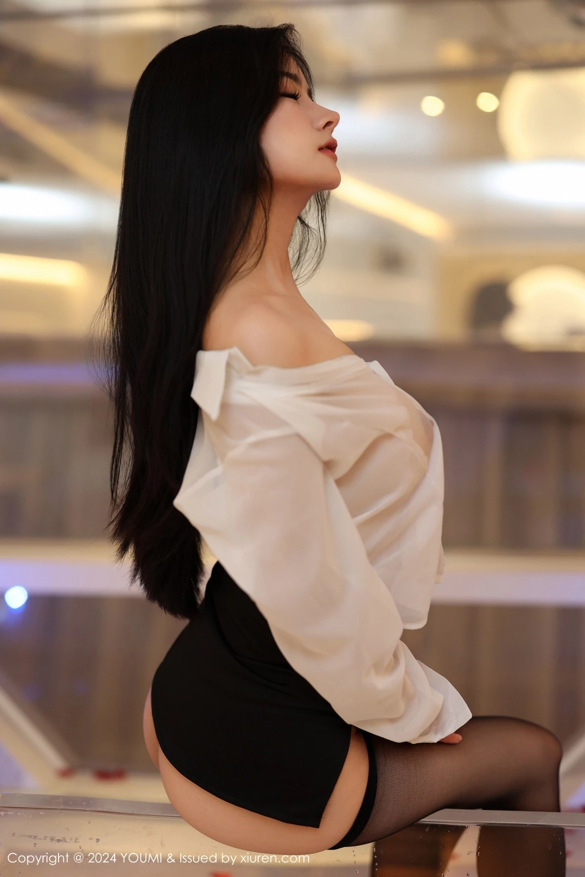 秀人集.com_[YouMi尤蜜荟]Vol.1050_模特谭小灵性感薄透白T配黑短裙露超薄黑丝秀翘臀美腿诱惑写真90P