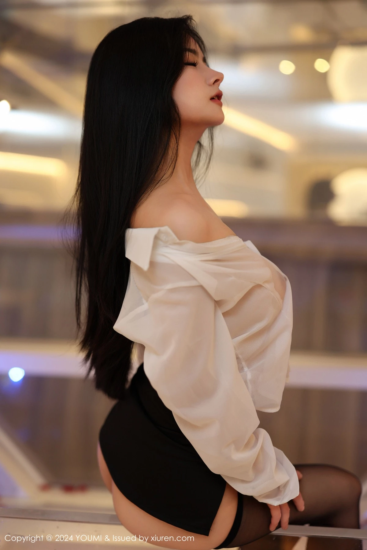 秀人集.com_[YouMi尤蜜荟]Vol.1050_模特谭小灵性感薄透白T配黑短裙露超薄黑丝秀翘臀美腿诱惑写真90P