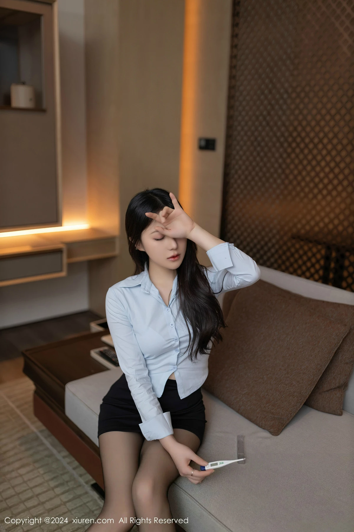 秀人集.com_[XiuRen秀人网]No.8387_模特鱼子酱Fish蓝色上衣配黑短裙露白色内衣秀曼妙身姿诱惑写真80P