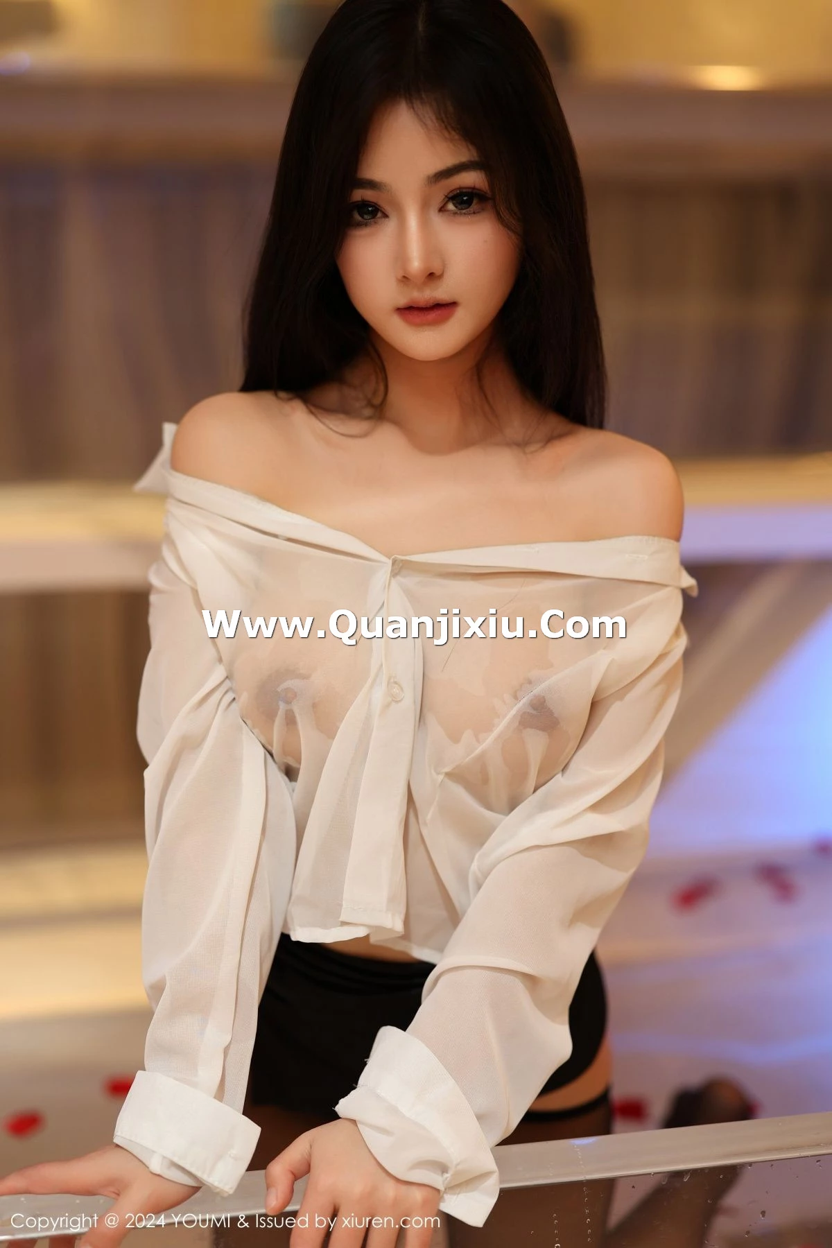 秀人集.com_[YouMi尤蜜荟]Vol.1050_模特谭小灵性感薄透白T配黑短裙露超薄黑丝秀翘臀美腿诱惑写真90P