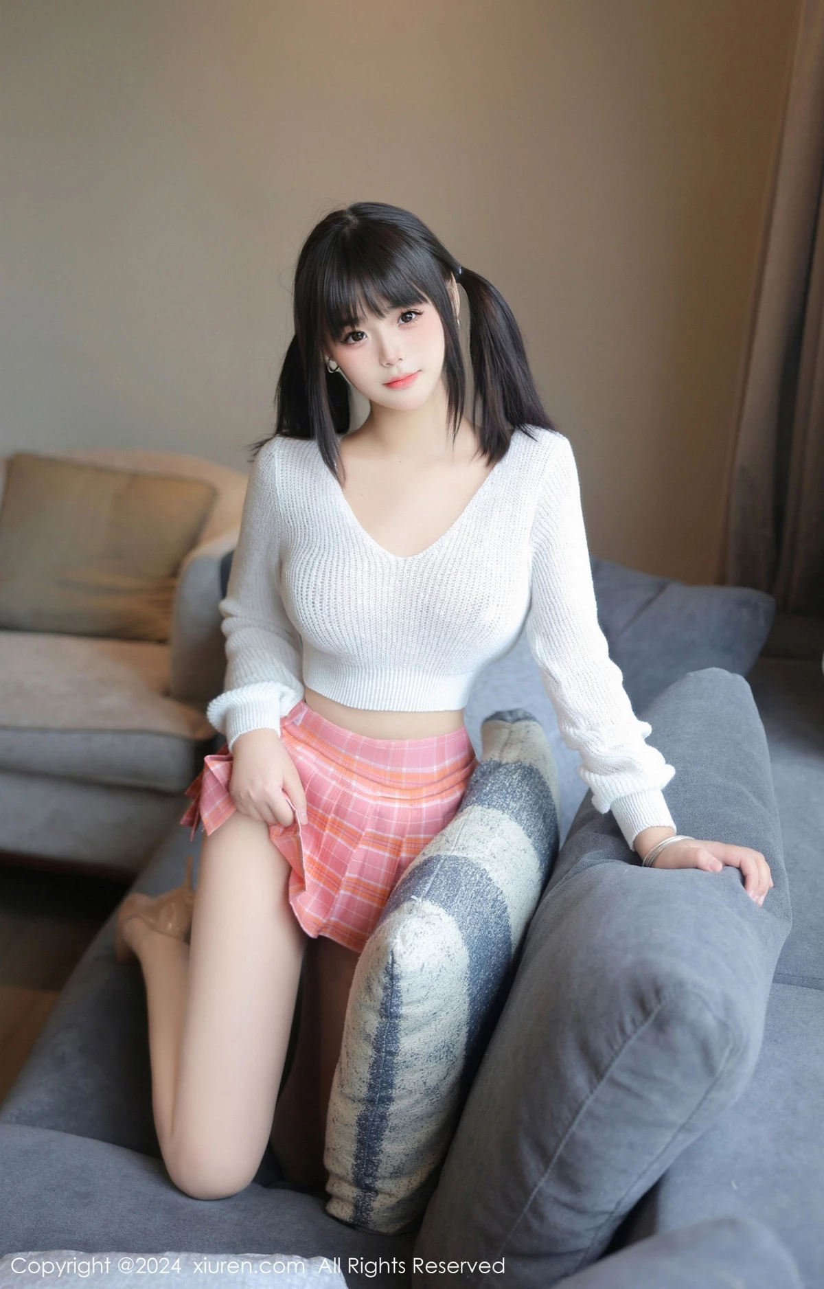 秀人集.com_[XiuRen秀人网]No.8404_新人模特徐若兮白色针织上衣配粉色短裙露超薄肉丝迷人诱惑写真82P