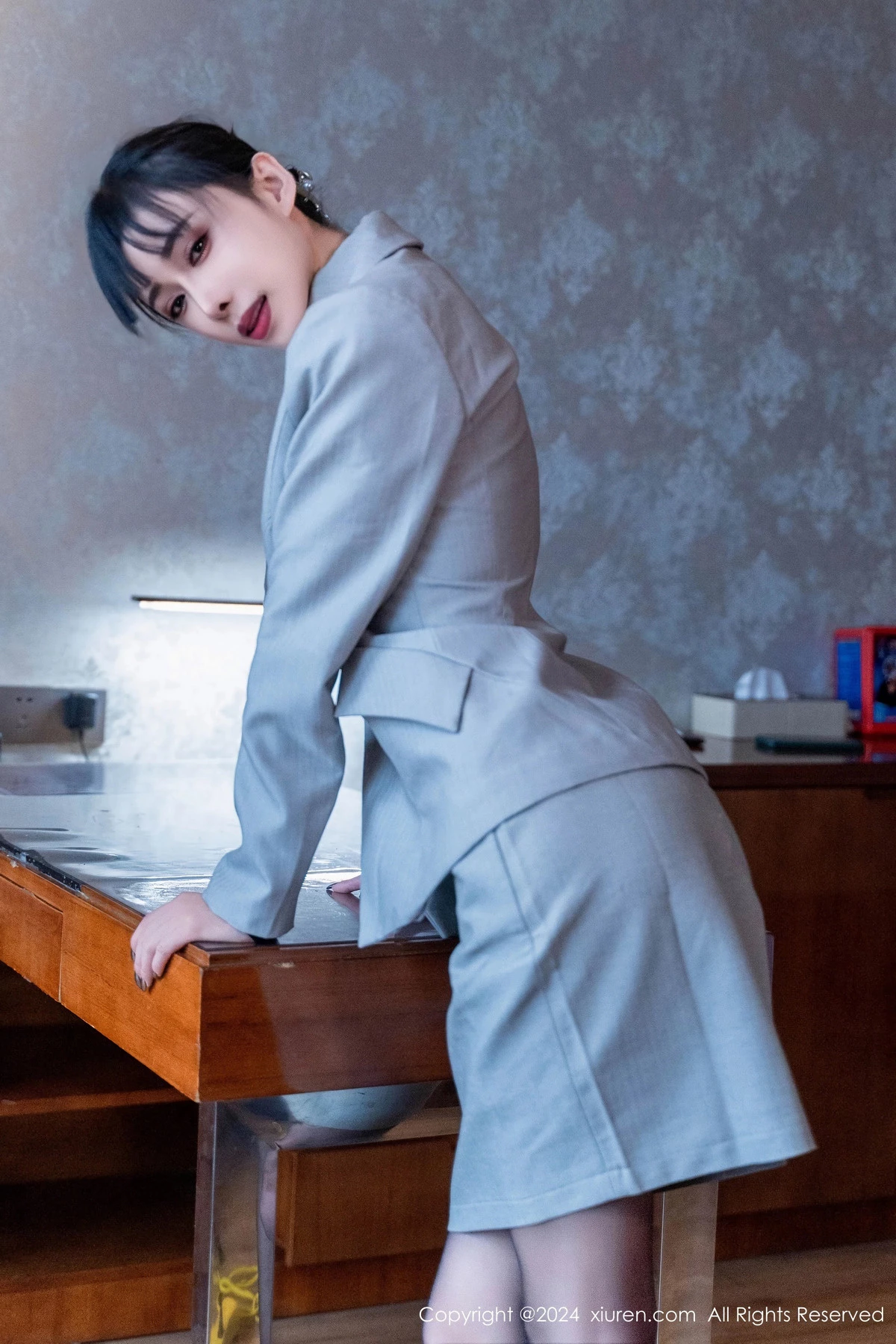 秀人集.com_[XiuRen秀人网]No.8290_模特宝宝甜办公室OL制服露黑色缕空连体衣配超薄黑丝诱惑写真69P