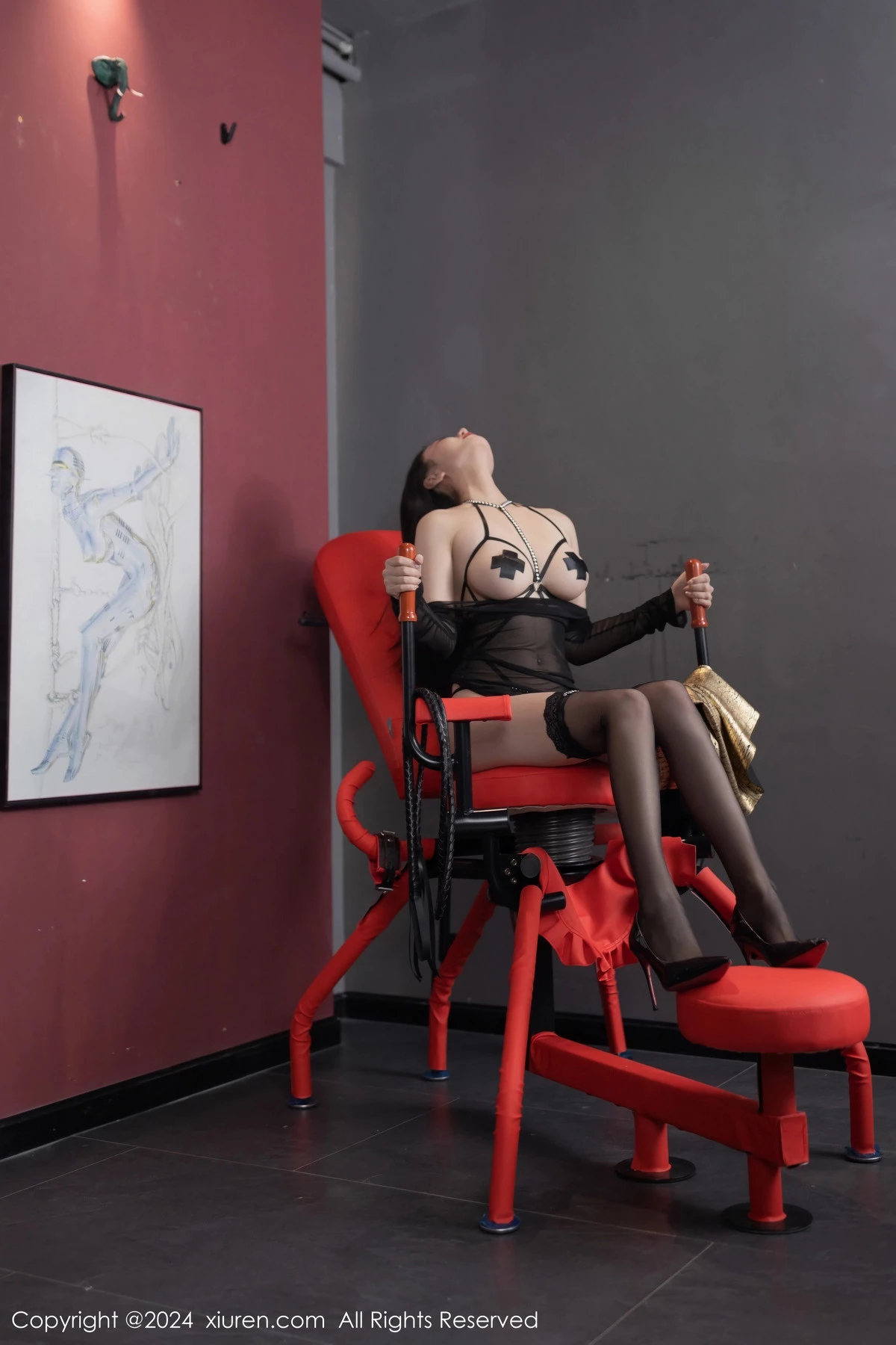 秀人集.com_[XiuRen秀人网]No.8292_模特安然anran性感黑色上衣配金色短裙露黑色情趣内衣诱惑写真80P