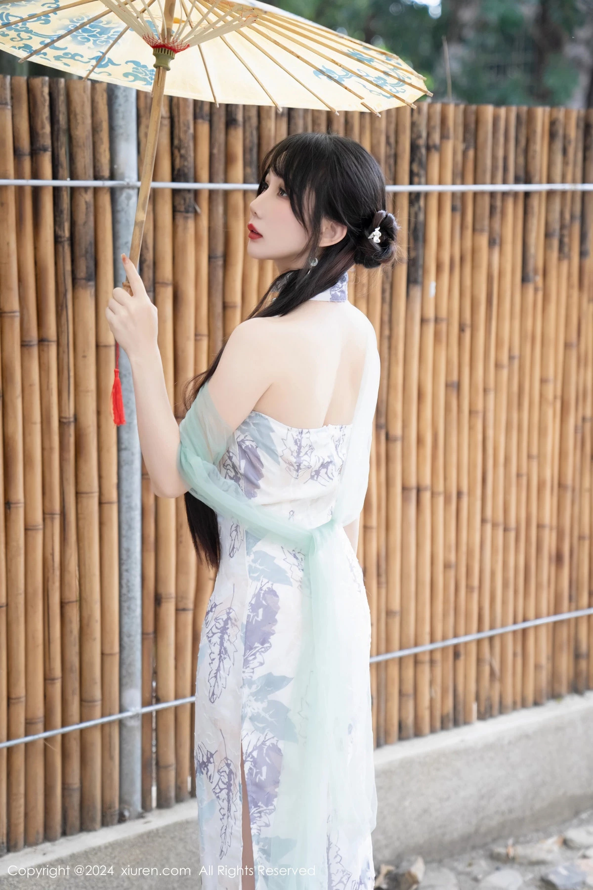 秀人集.com_[XiuRen秀人网]No.8448_模特波巧酱性感黑色薄纱肚兜+图案旗袍配闪亮肉丝完美诱惑写真96P