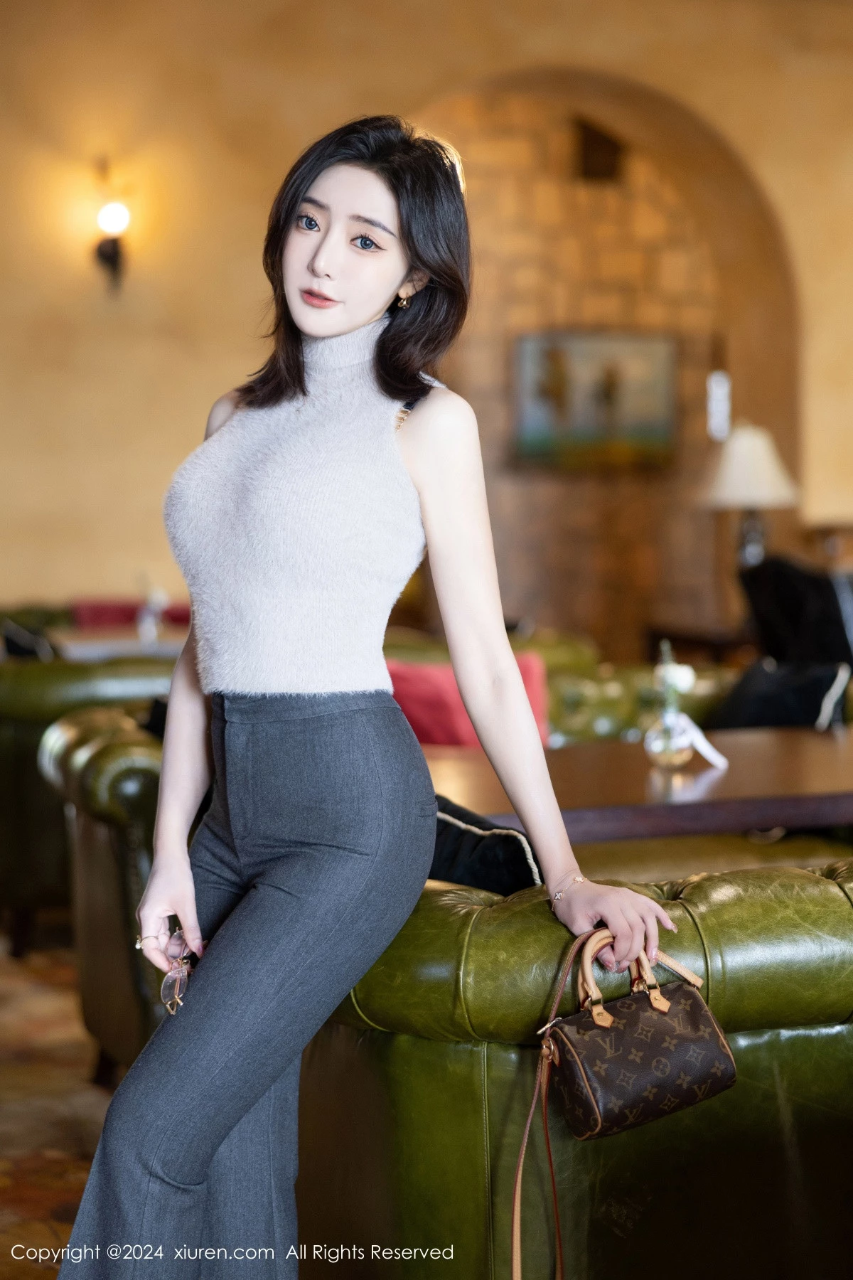 秀人集.com_[XiuRen秀人网]No.8451_女神王馨瑶yanni私房性感豹纹内衣配超薄黑丝秀完美身材诱惑写真80P