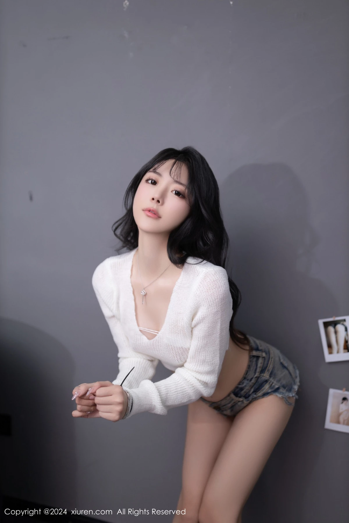 秀人集.com_[XiuRen秀人网]No.8458_模特幼幼性感白色上衣配牛仔短裤半脱秀惹火身材迷人诱惑写真80P