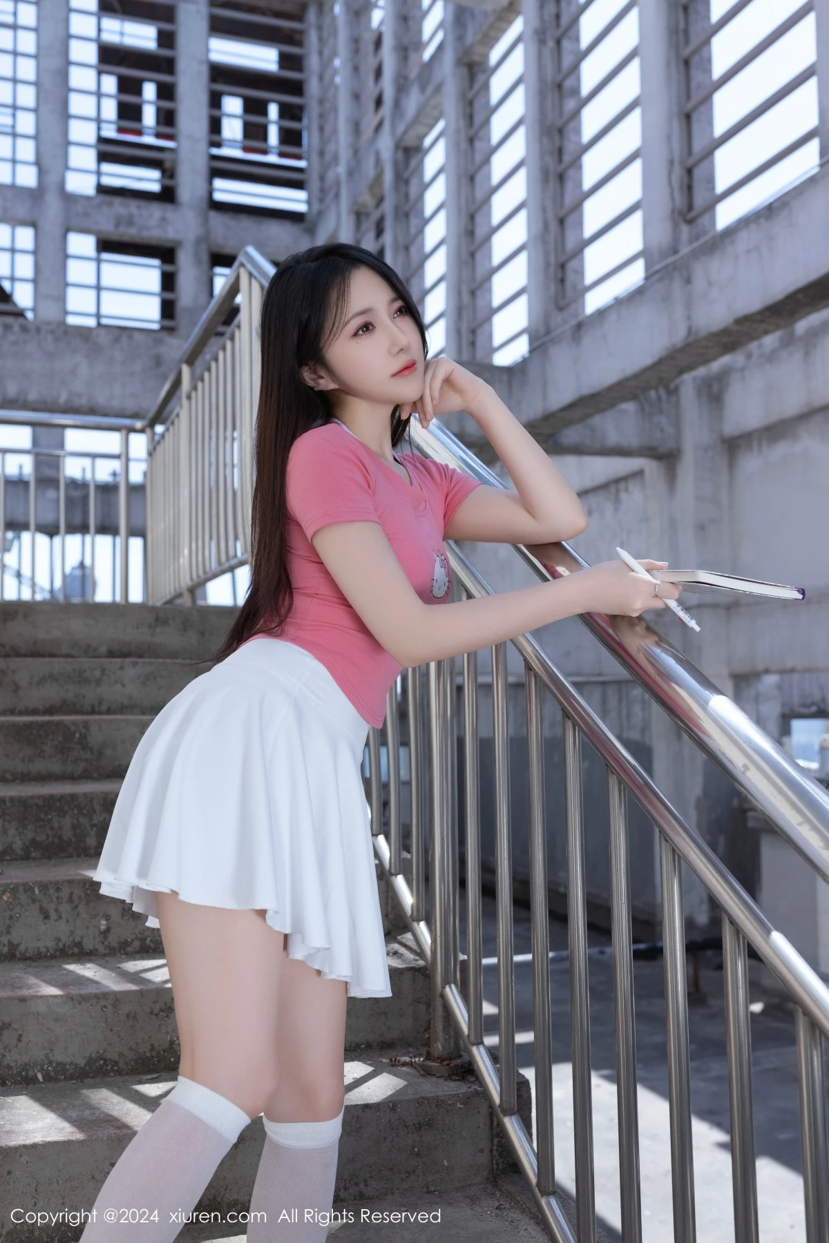 秀人集.com_[XiuRen秀人网]No.8457_模特鱼子酱Fish粉色上衣配白色短裙露性感白色内衣完美诱惑写真80P