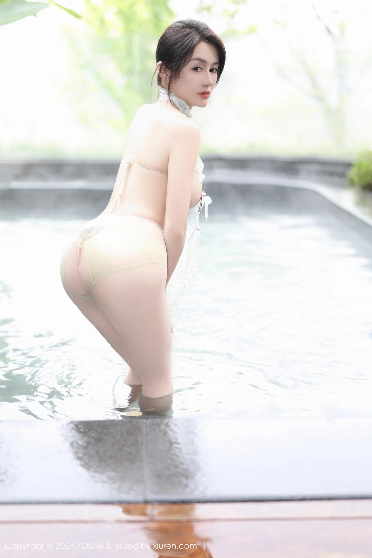 秀人集.com_[YouMi尤蜜荟]Vol.1054_模特林幼一性感浅绿色轻透服饰配超薄肉丝秀丰腴身材诱惑写真70P