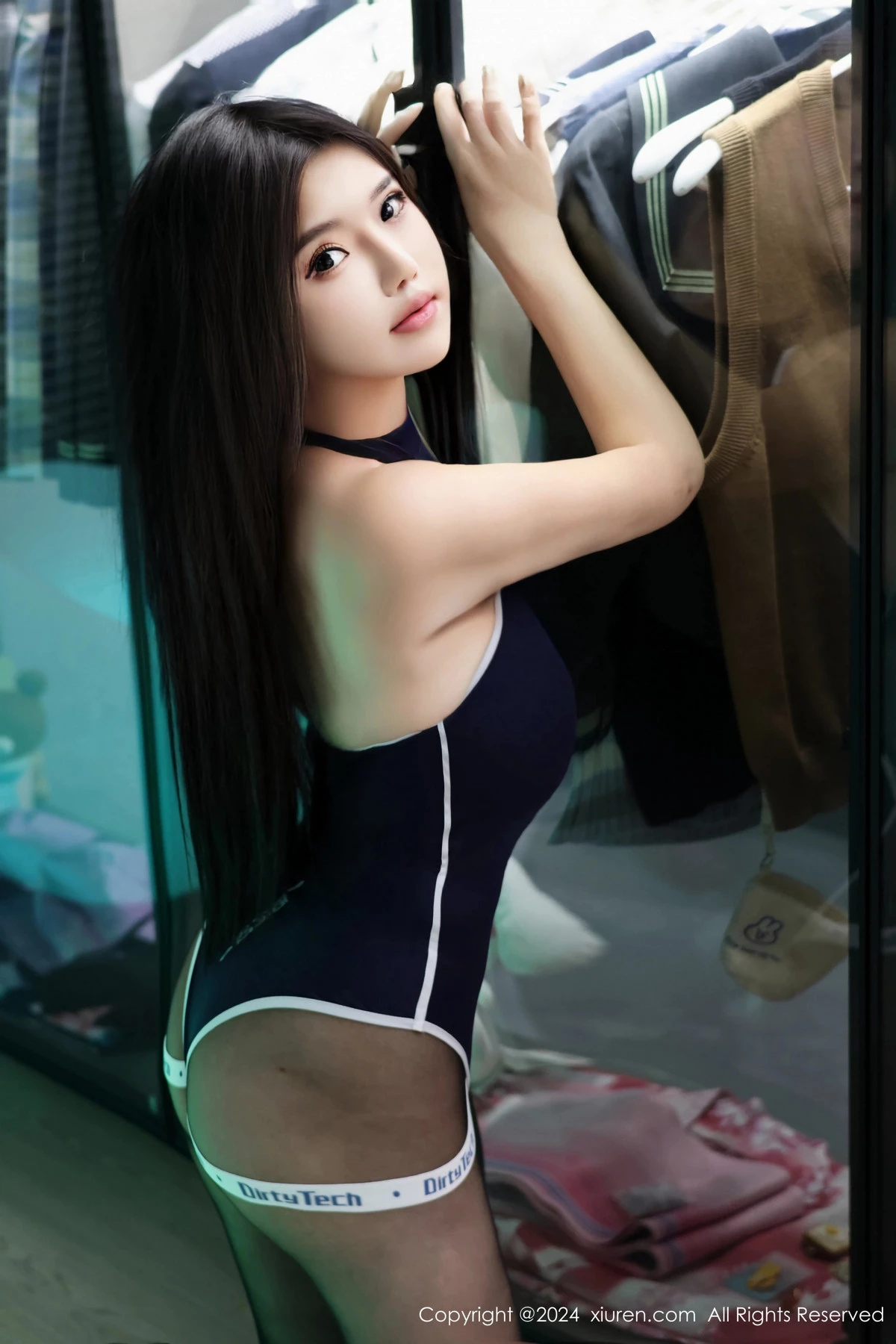 秀人集.com_[XiuRen秀人网]No.8432_模特小薯条nienie性感蓝色连体衣配超薄黑丝秀曼妙身姿诱惑写真84P