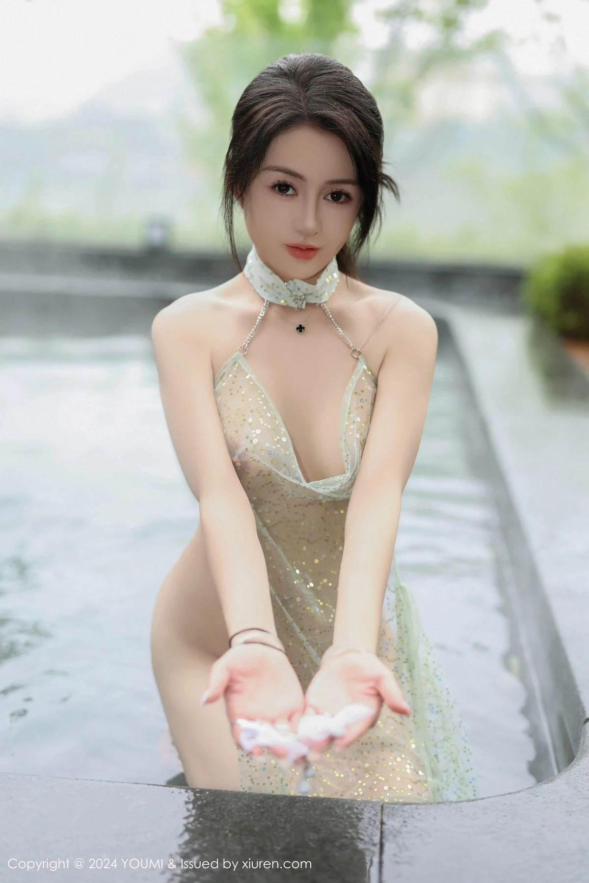 秀人集.com_[YouMi尤蜜荟]Vol.1054_模特林幼一性感浅绿色轻透服饰配超薄肉丝秀丰腴身材诱惑写真70P