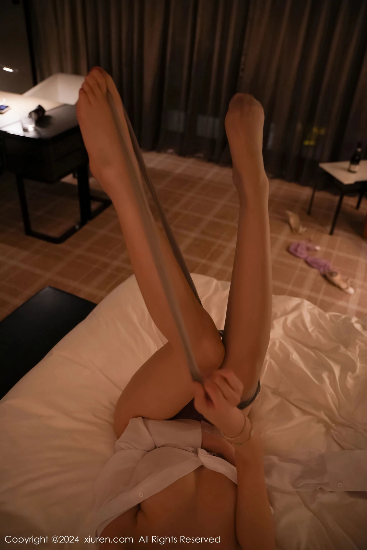 秀人集.com_[XiuRen秀人网]No.8444_女神Carol周妍希性感职业装露粉色内衣配开档灰丝完美诱惑写真81P