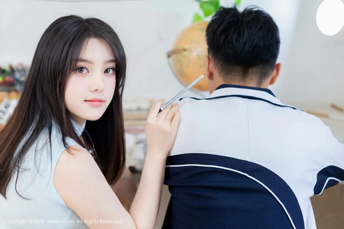 秀人集.com_[XiuRen秀人网]No.8482_模特豆瓣酱性感浅蓝上衣配白短裙露超薄肉丝秀丰满身材诱惑写真119P