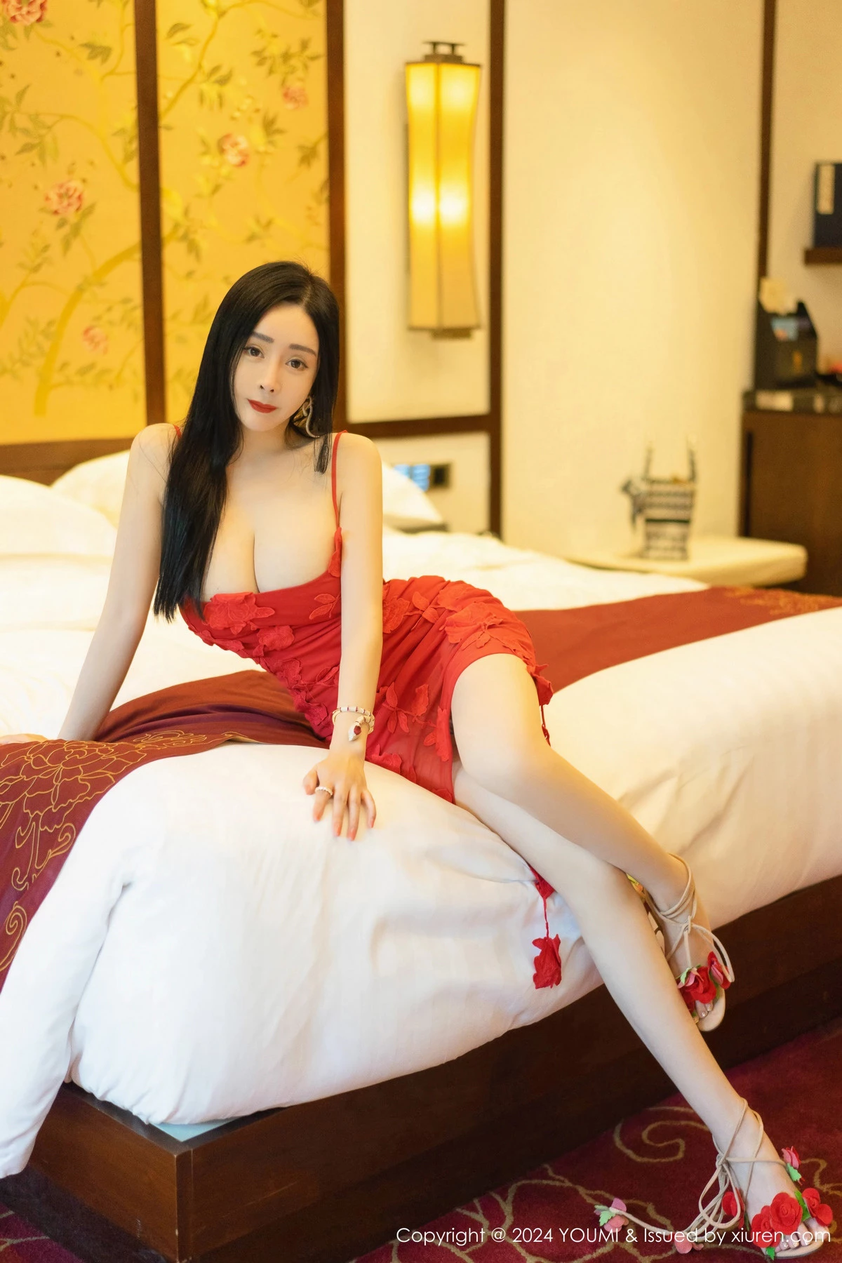 秀人集.com_[YouMi尤蜜荟]Vol.1058_模特允爾性感红色连衣短裙露粉色内衣秀丰腴身姿撩人诱惑写真51P