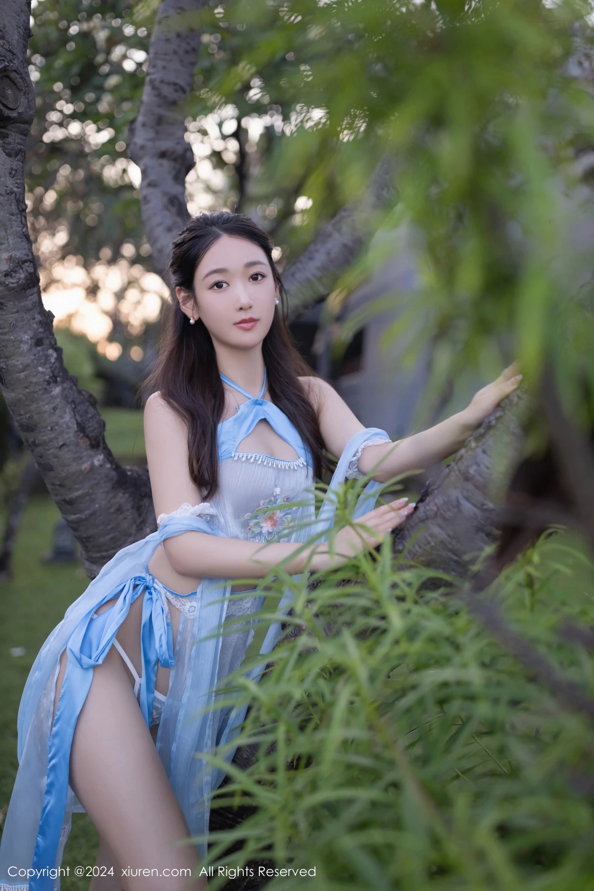 秀人集.com_[XiuRen秀人网]No.8492_模特唐安琪户外泳池性感蓝色古装薄纱服饰秀柔美身段诱惑写真81P