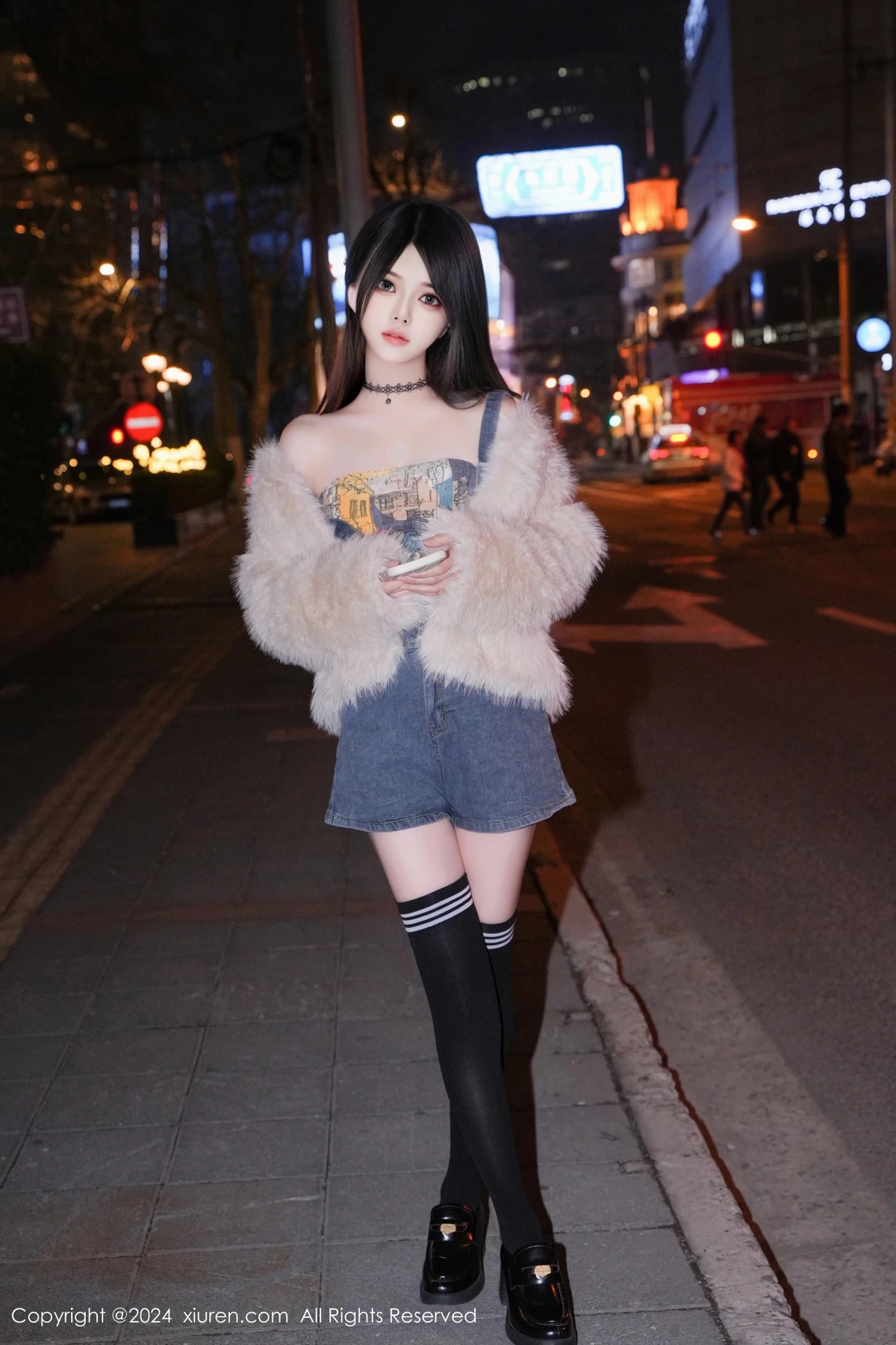 秀人集.com_[XiuRen秀人网]No.8508_模特林月月性感抹胸牛仔背带服配黑色腿袜秀完美身材迷人写真63P