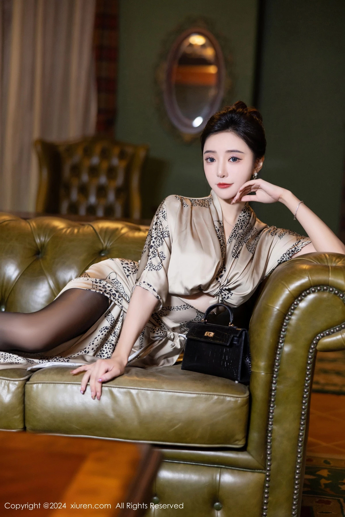 秀人集.com_[XiuRen秀人网]No.8510_女神王馨瑶yanni性感睡衣露灰绿色内衣配超薄黑丝完美诱惑写真82P