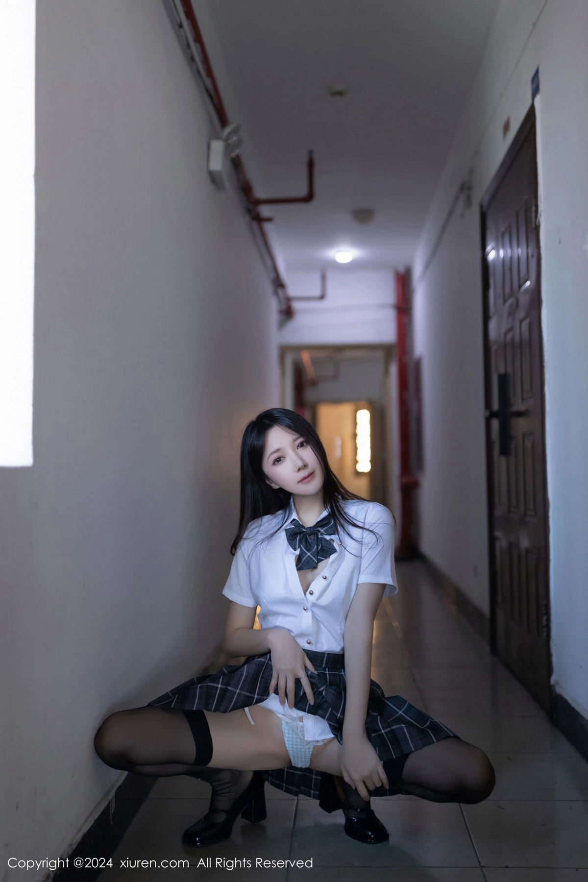 秀人集.com_[XiuRen秀人网]No.8516_模特鱼子酱Fish性感白色衬衫配格子短裙露超薄黑丝撩人诱惑写真80P