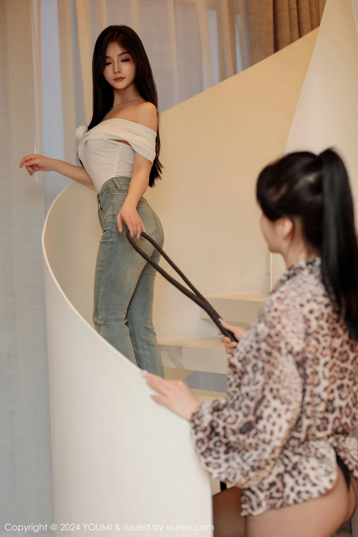 秀人集.com_[YouMi尤蜜荟]Vol.1061_模特合集谭小灵私房性感白色上衣配牛仔裤秀曼妙身姿诱惑写真99P