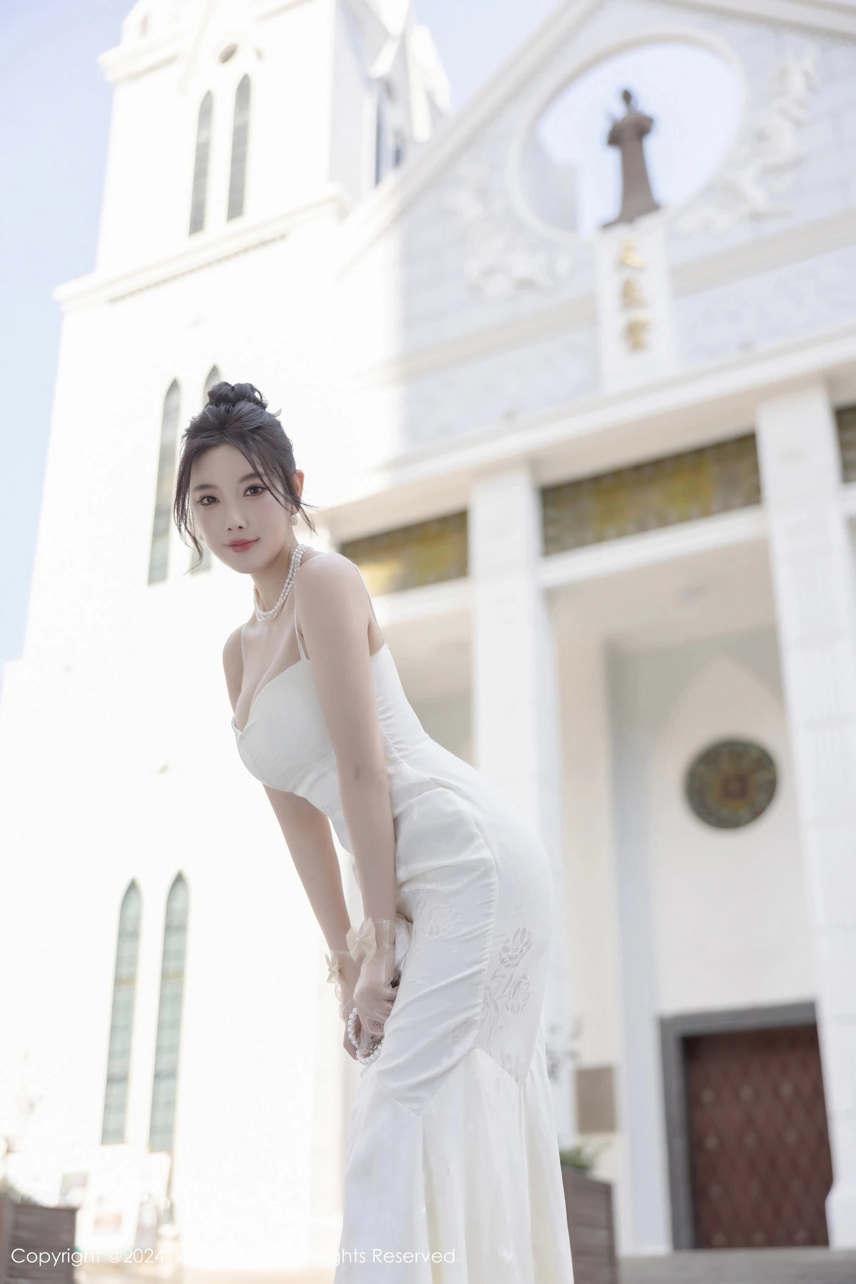 秀人集.com_[XiuRen秀人网]No.8538_女神杨晨晨Yome性感白色连衣裙配白色丝袜秀完美身材诱惑写真81P