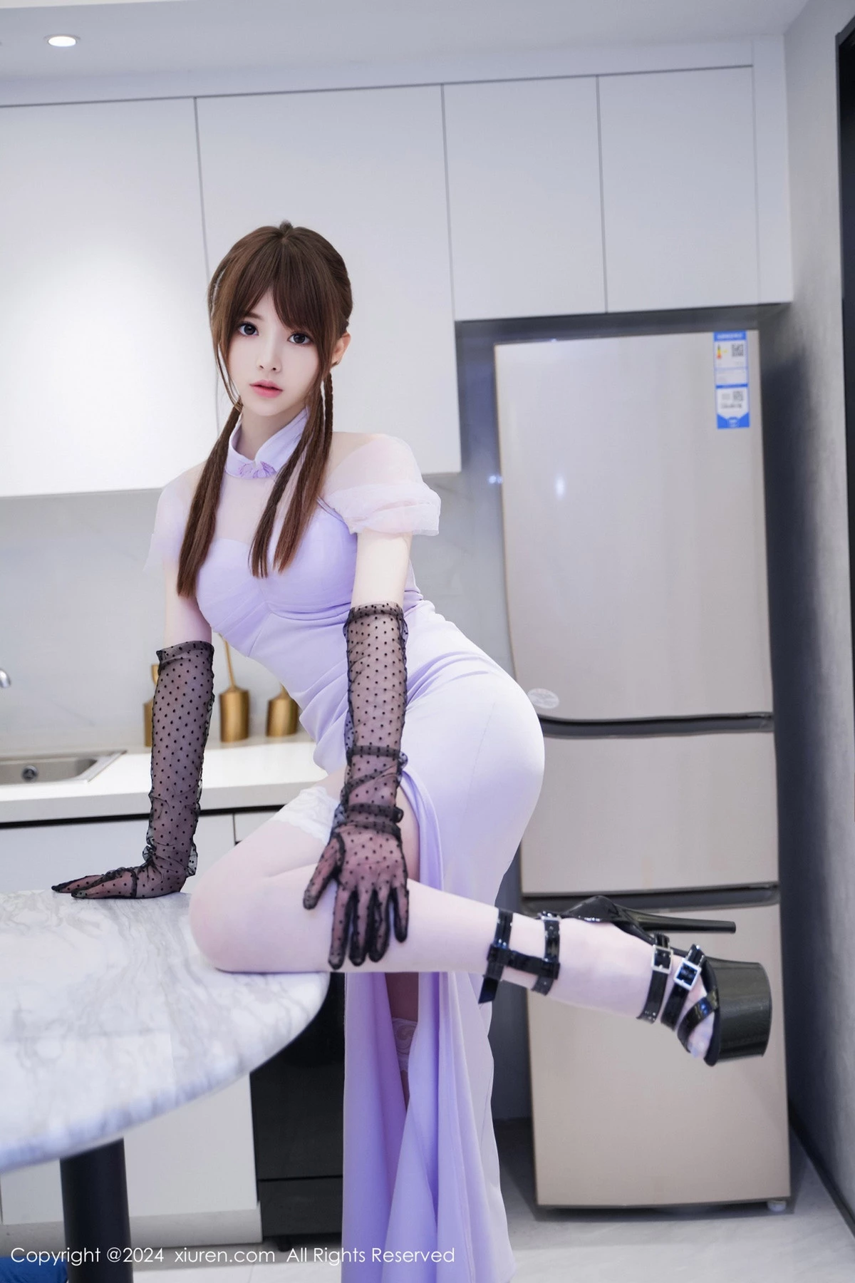秀人集.com_[XiuRen秀人网]No.8519_模特梦灵儿Mini性感紫色连衣长裙配白丝袜秀惹火身段诱惑写真47P