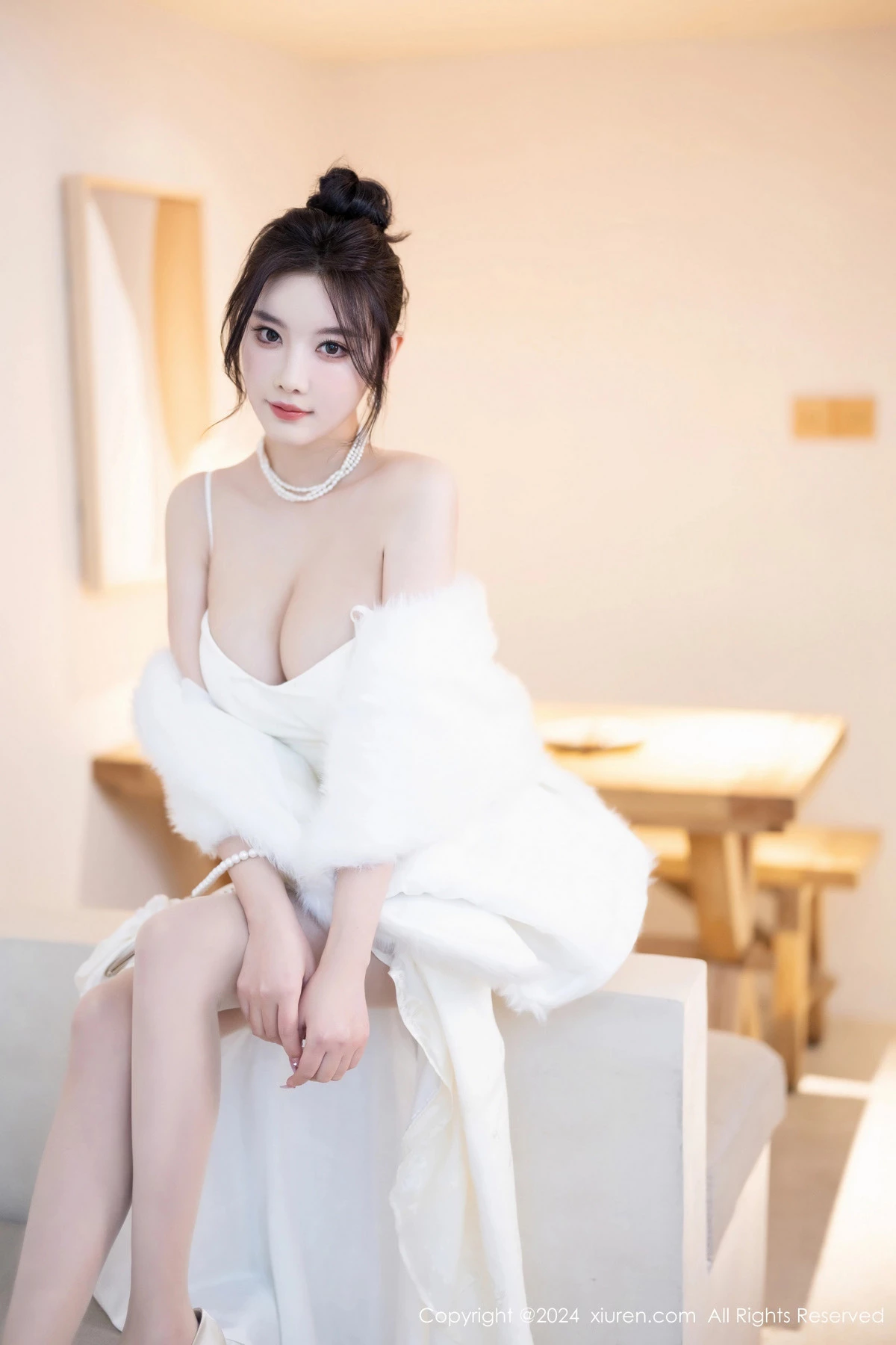 秀人集.com_[XiuRen秀人网]No.8538_女神杨晨晨Yome性感白色连衣裙配白色丝袜秀完美身材诱惑写真81P