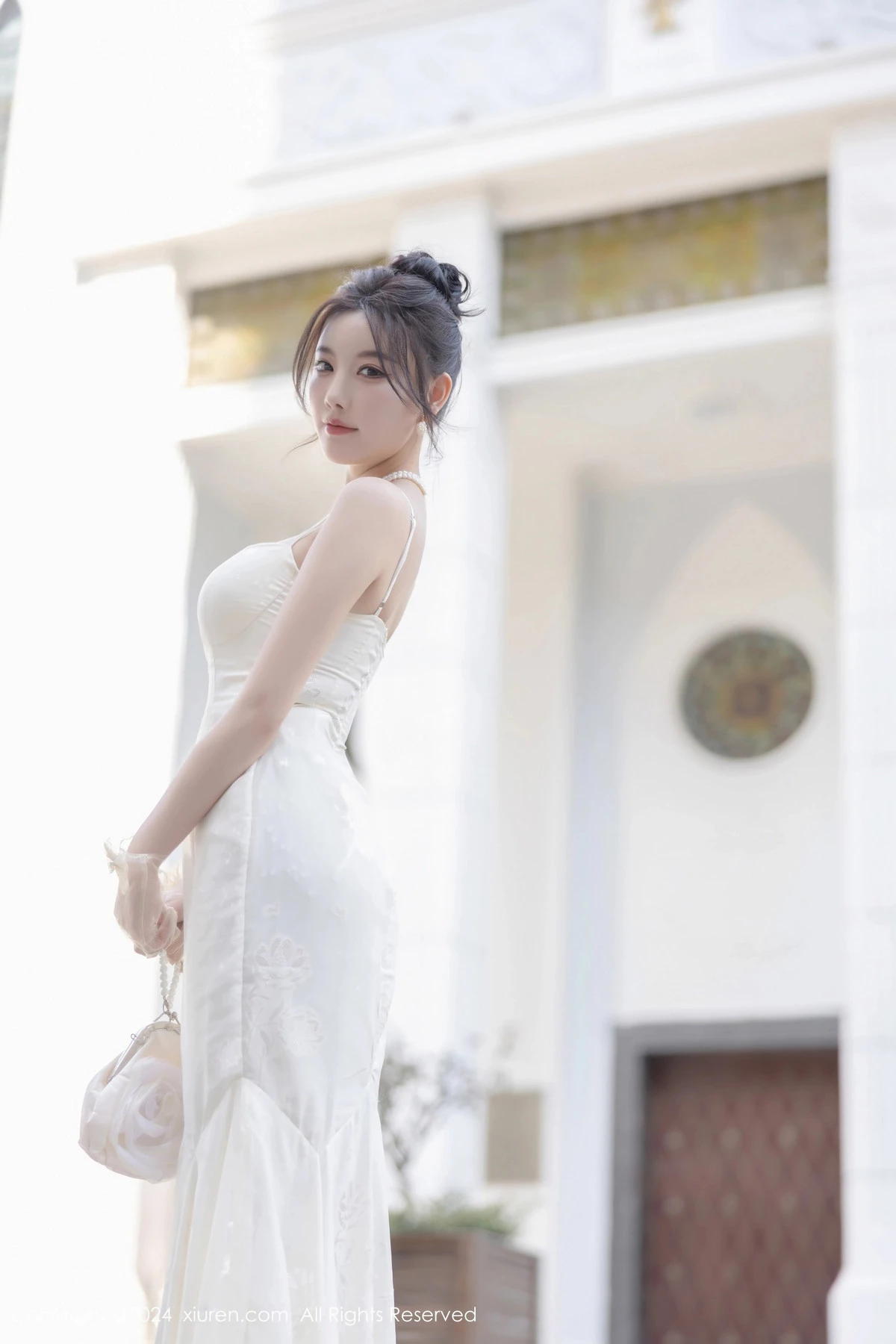 秀人集.com_[XiuRen秀人网]No.8538_女神杨晨晨Yome性感白色连衣裙配白色丝袜秀完美身材诱惑写真81P